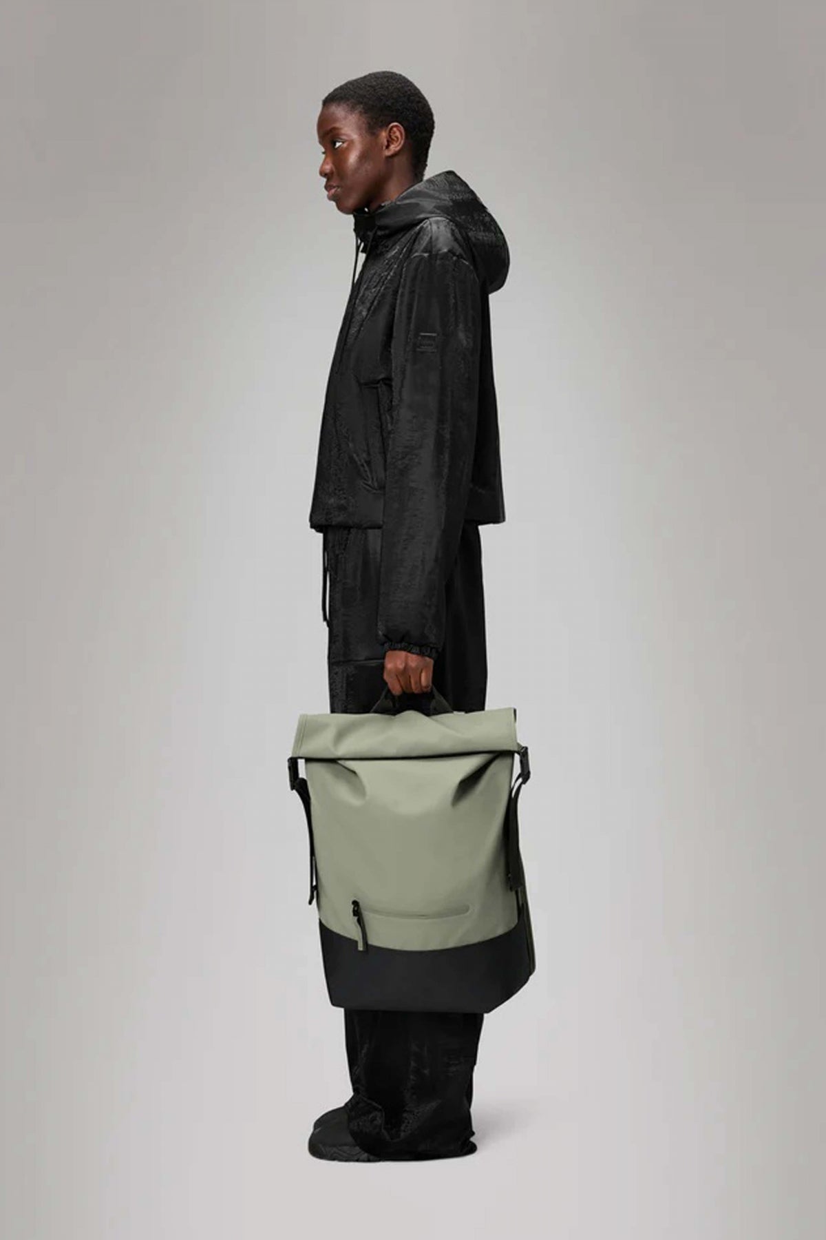 RAINS TRAIL ROLLTOP BACKPACK W en color BEIS (5)