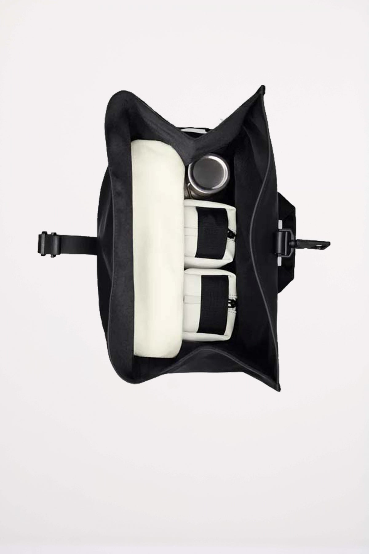 RAINS ROLLTOP RUCKSACK W en color NEGRO (3)