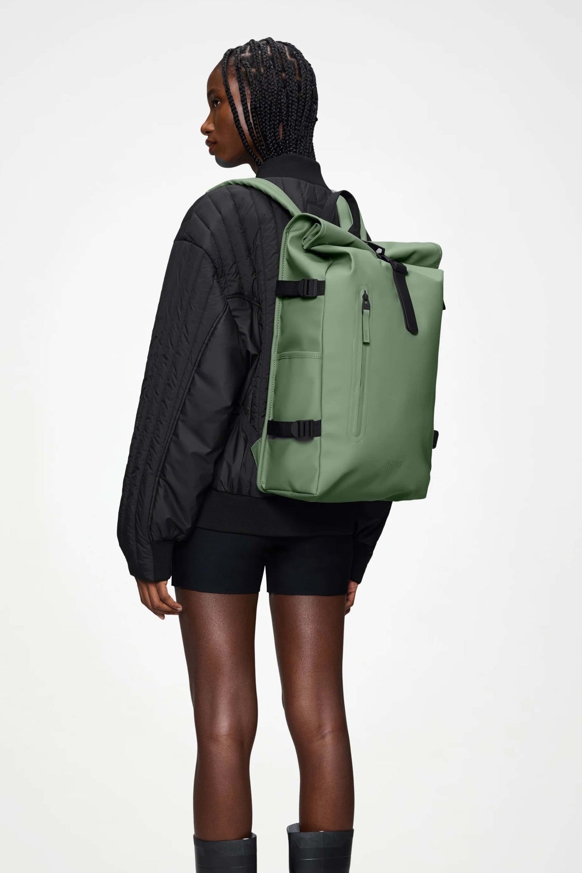 RAINS ROLLTOP RUCKSACK W en color VERDE (3)