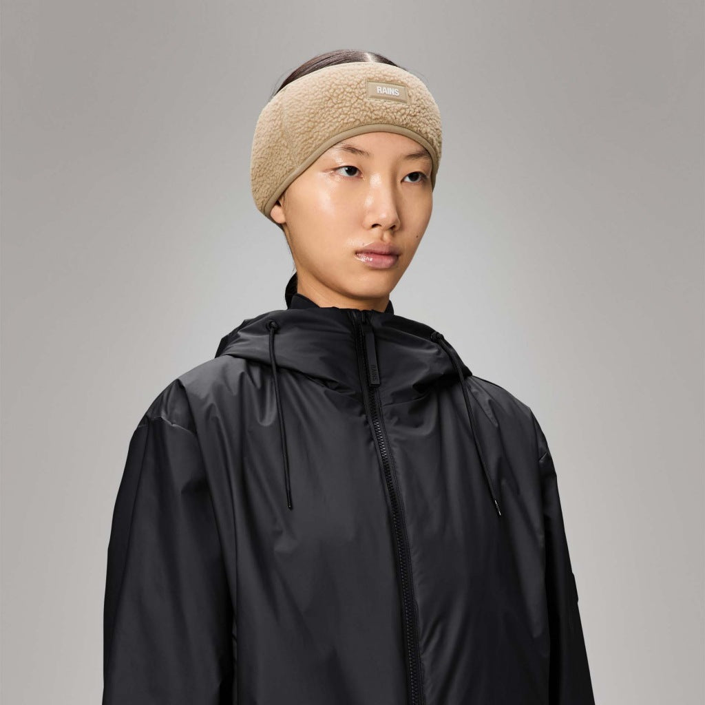 RAINS FLEECE TRAPPER HAT WT en color BEIS (5)