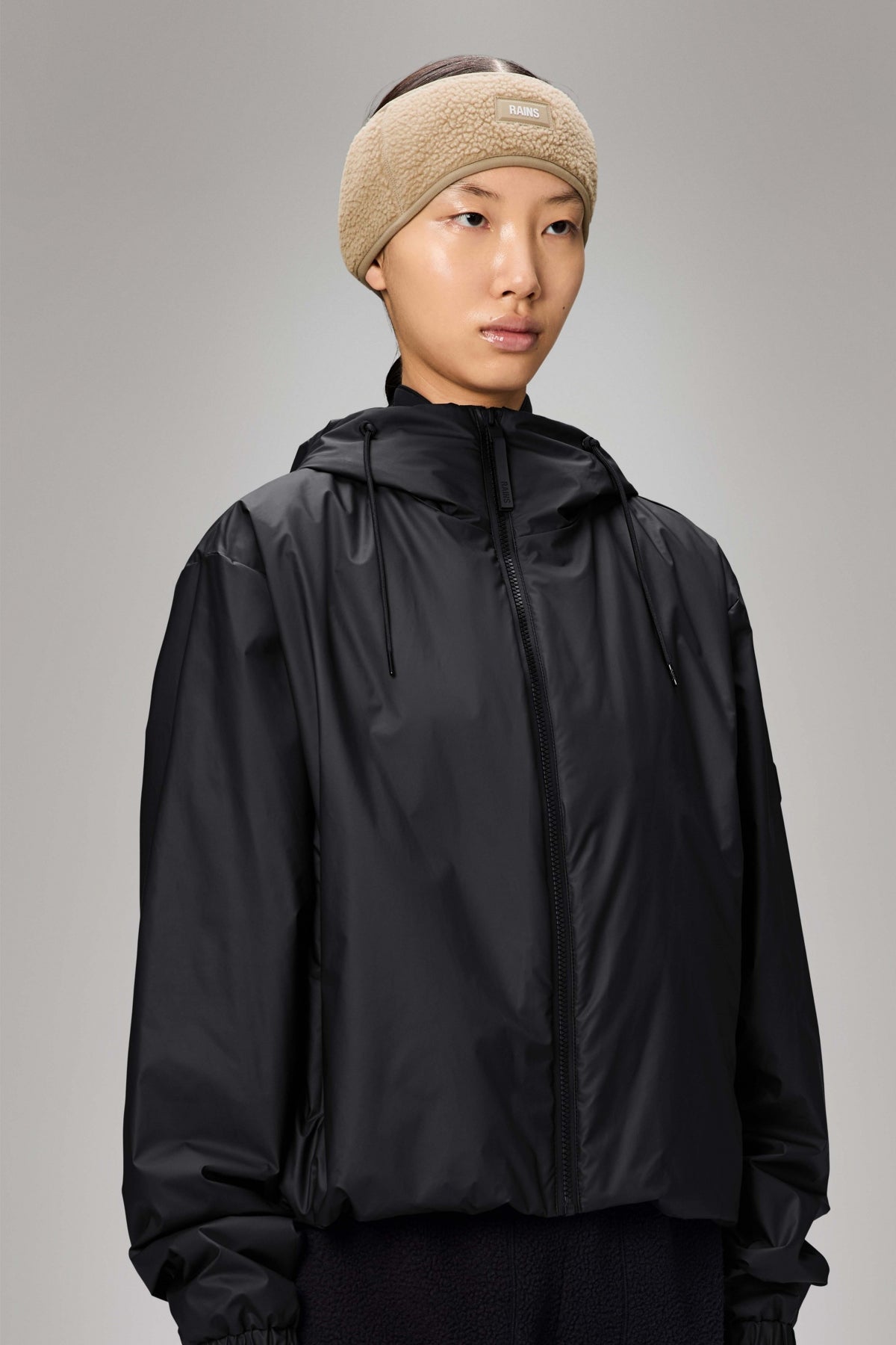 RAINS FLEECE TRAPPER HAT WT en color BEIS (2)