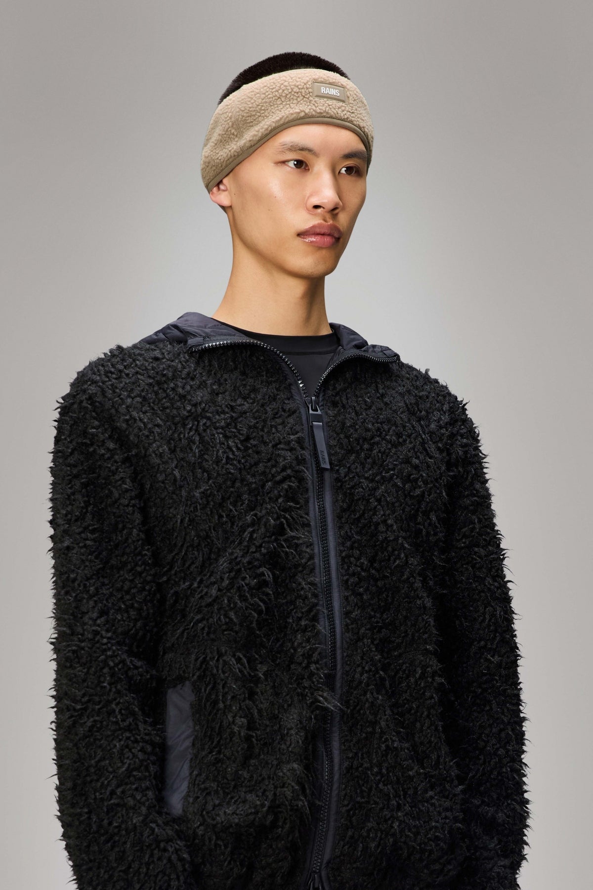 RAINS FLEECE TRAPPER HAT WT en color BEIS (3)