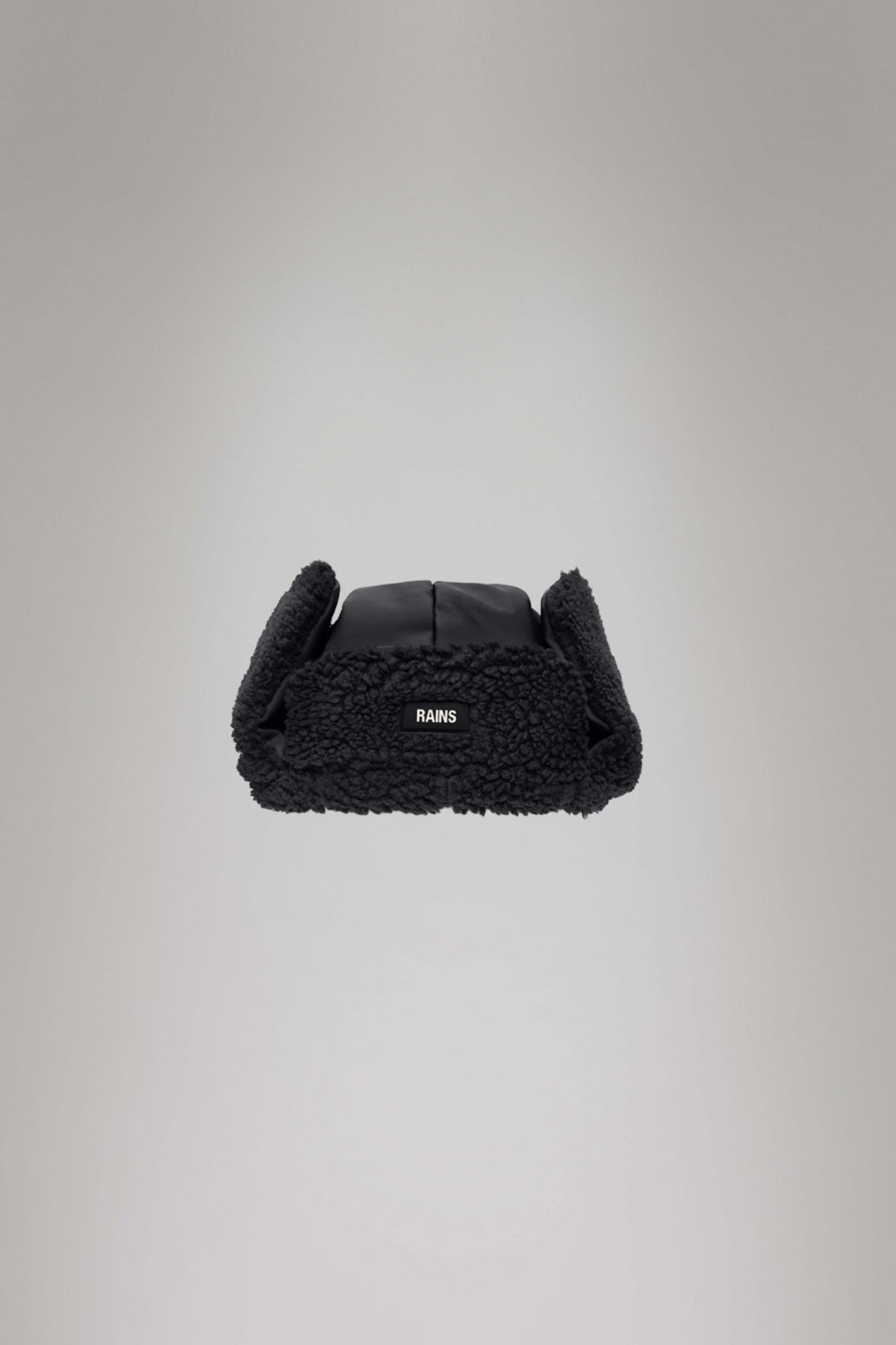 RAINS FLEECE TRAPPER HAT WT en color NEGRO (3)