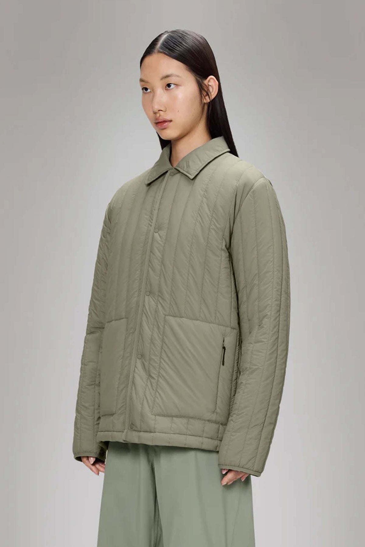 RAINS BANJA LINER OVERSHIRT T en color BEIS (1)