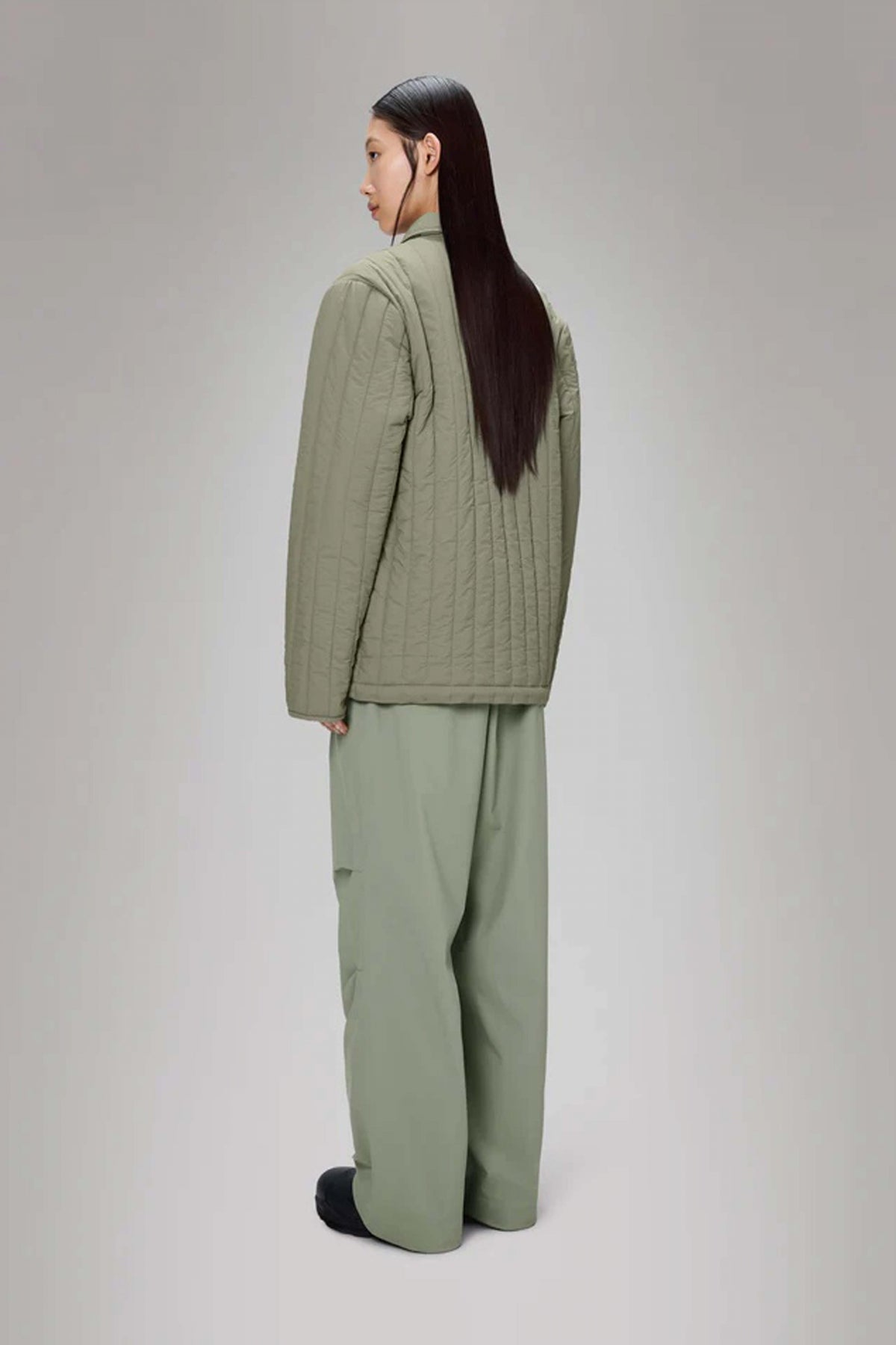 RAINS BANJA LINER OVERSHIRT T en color BEIS (3)