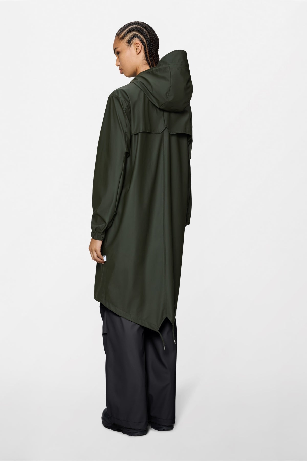 RAINS R FISHTAIL PARKA W en color VERDE (2)