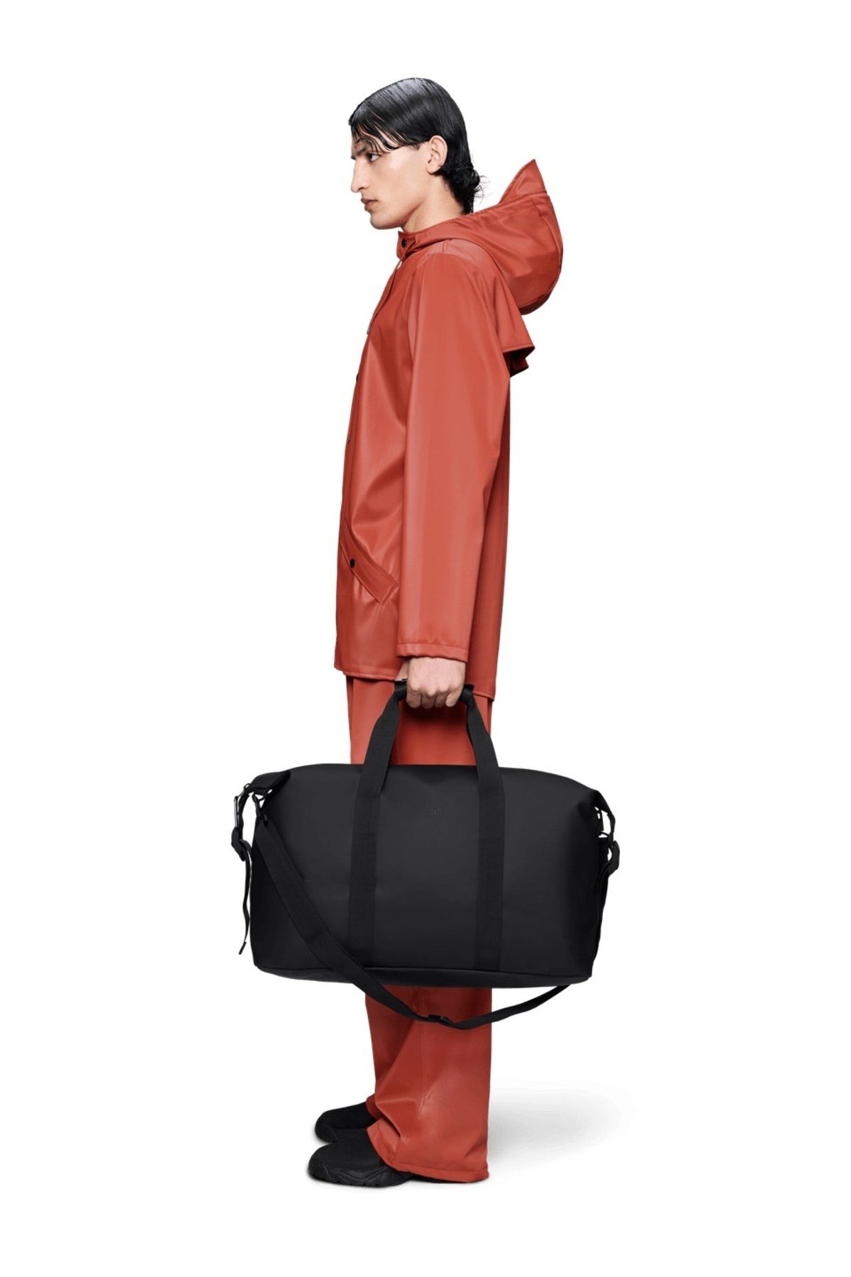 RAINS R HILO WEEKEND BAG W en color NEGRO (1)