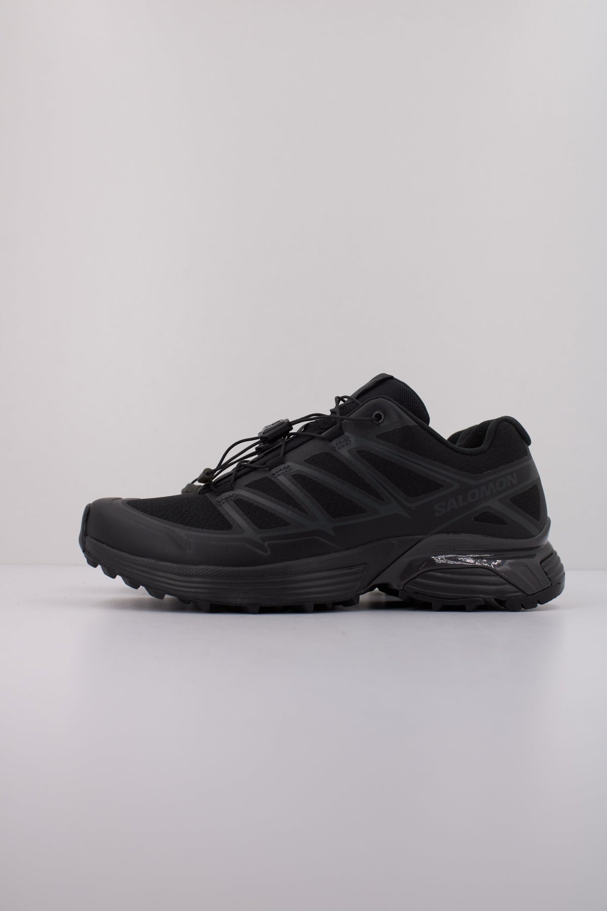 SALOMON XT PATHWAY en color NEGRO (1)
