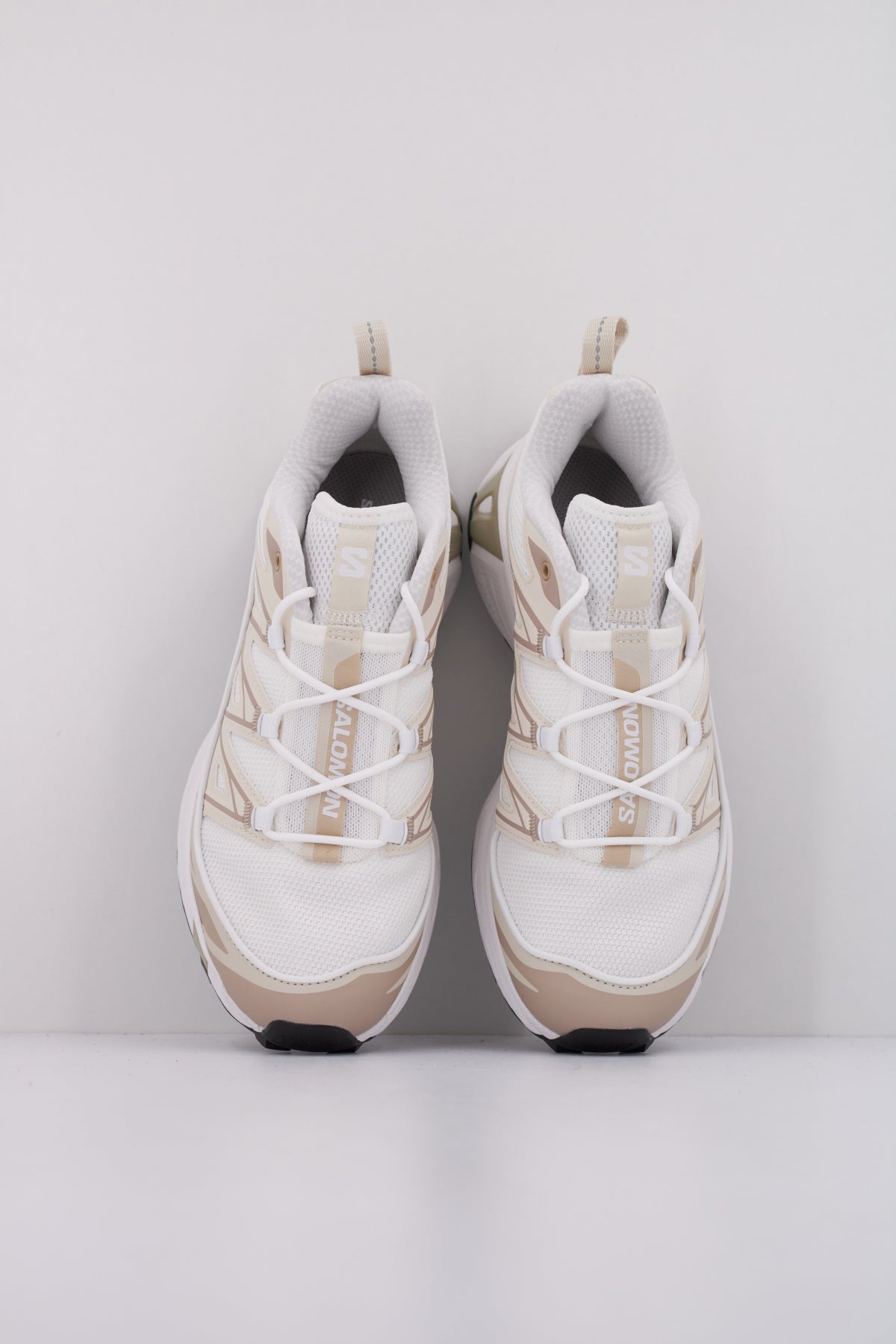 SALOMON BAJO XT EXPANSE en color BLANCO (3)