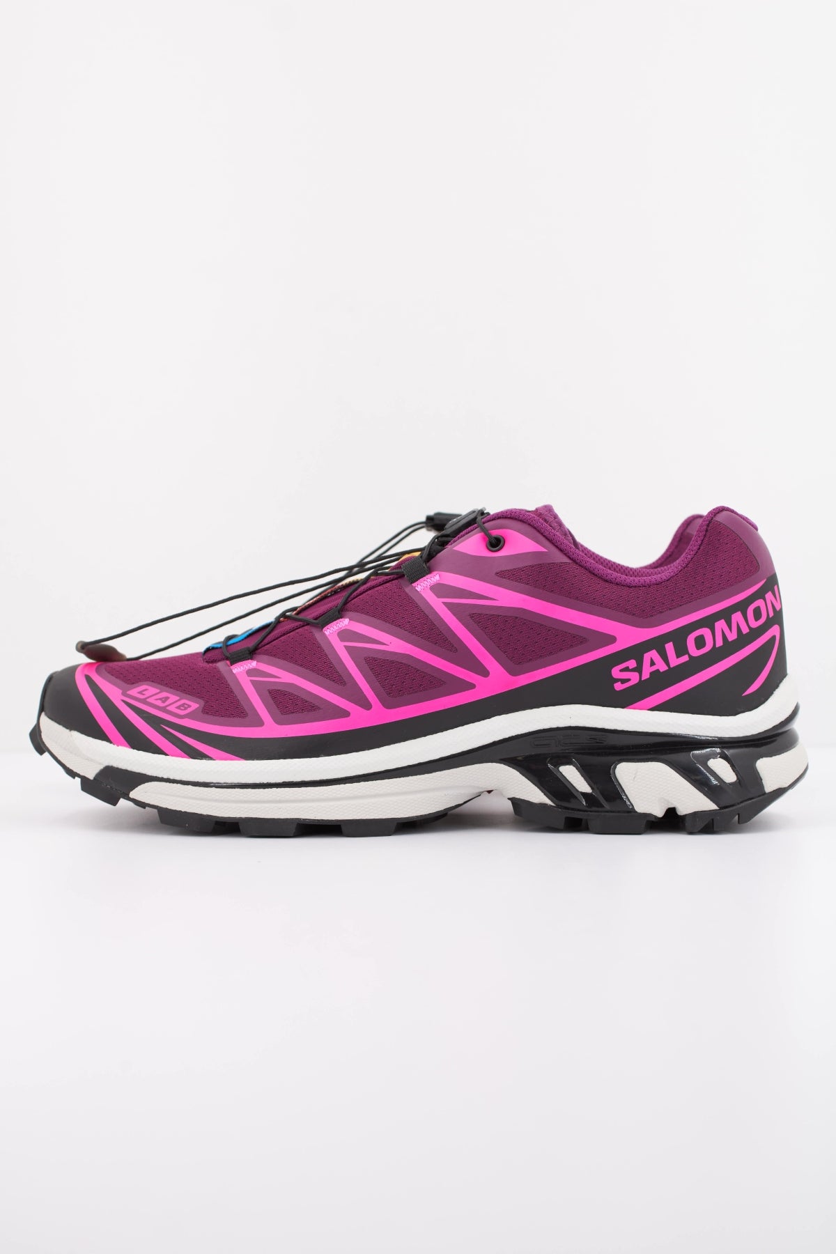 SALOMON XT en color ROSA (1)