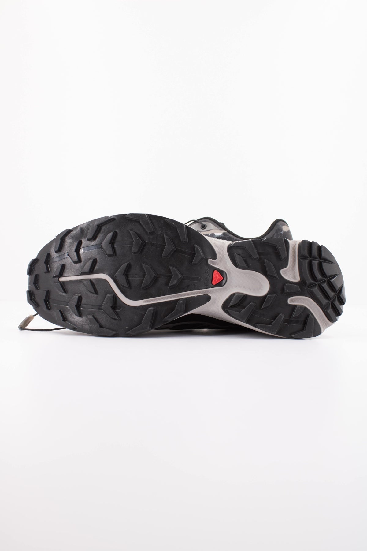 SALOMON XT- STORMSHADE en color NEGRO (5)