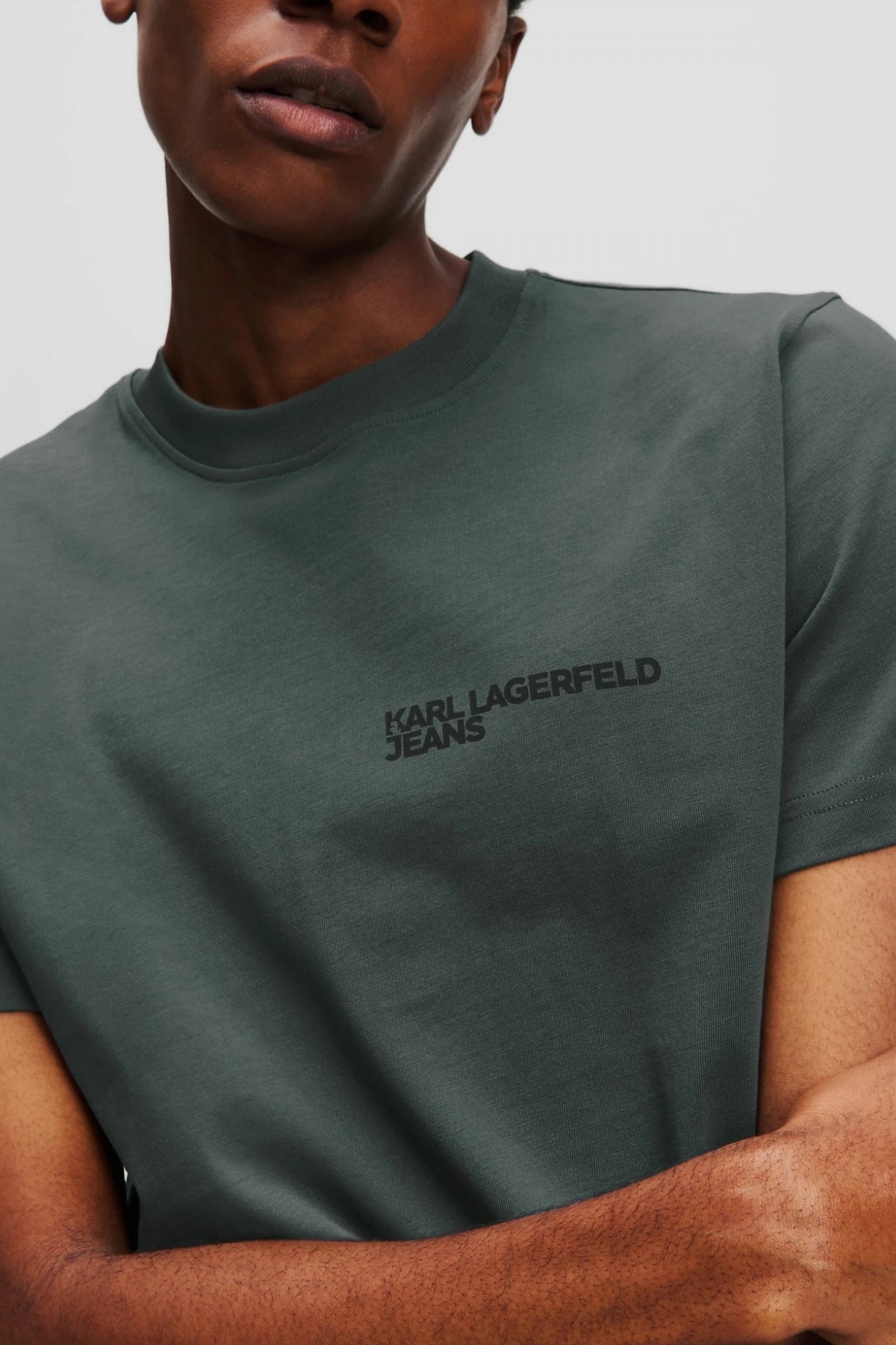 KARL LAGERFELD JEANS KLJ SLIM SS TEE en color VERDE (2)