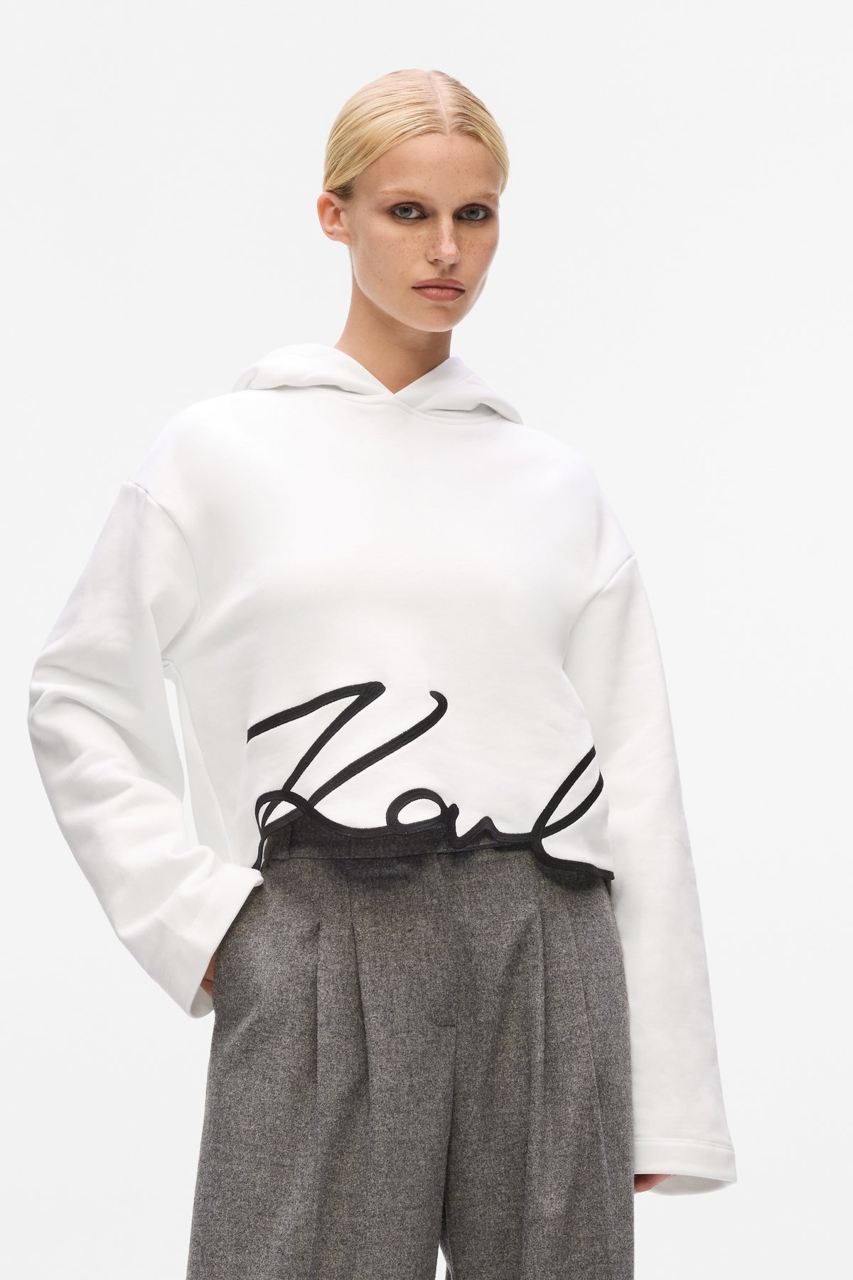 KARL LAGERFELD JEANS KARL SIGNATURE HEM HOODIE en color BLANCO (1)