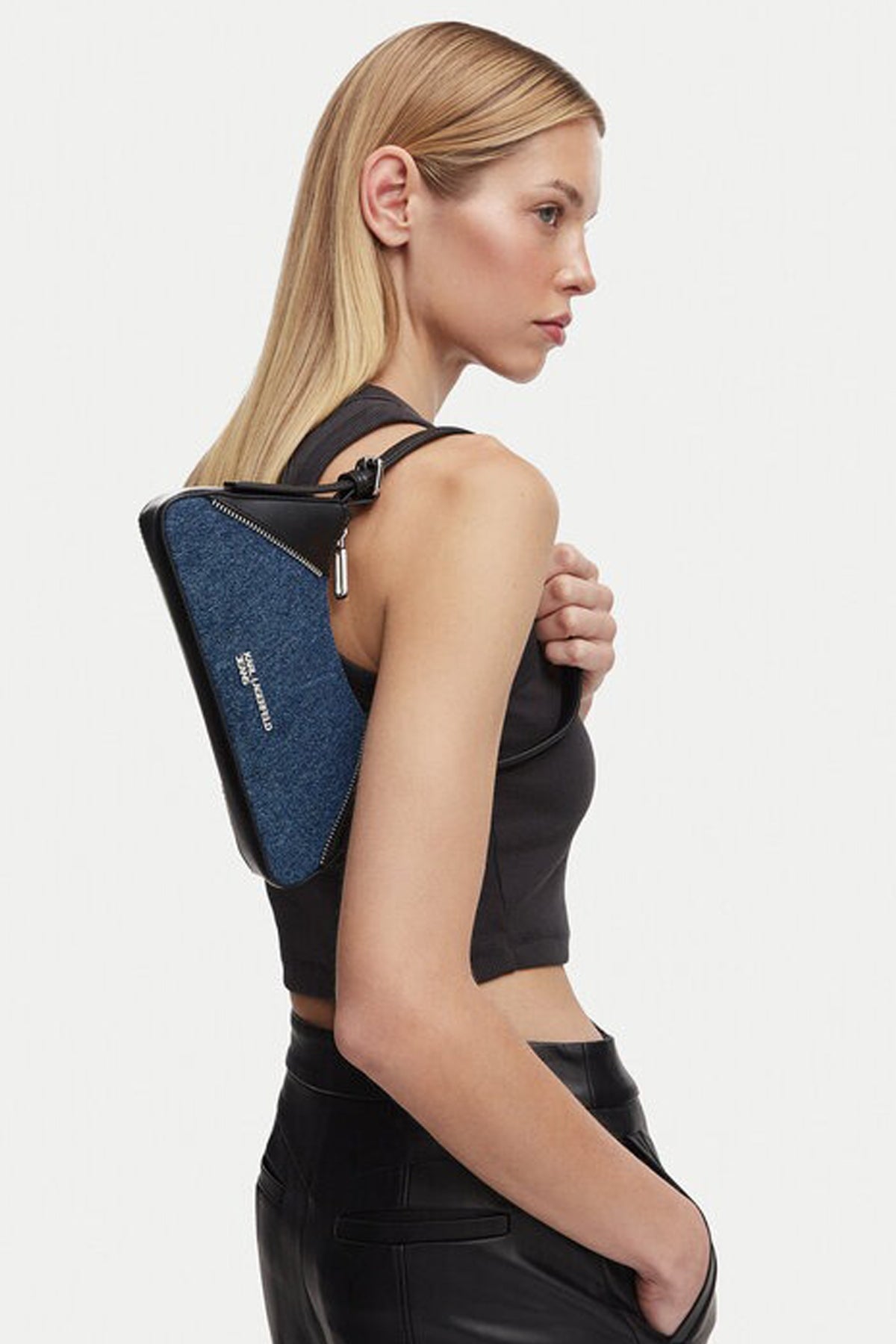 KARL LAGERFELD JEANS BW KLJ REBEL EW SHOULDERBAG en color AZUL (1)