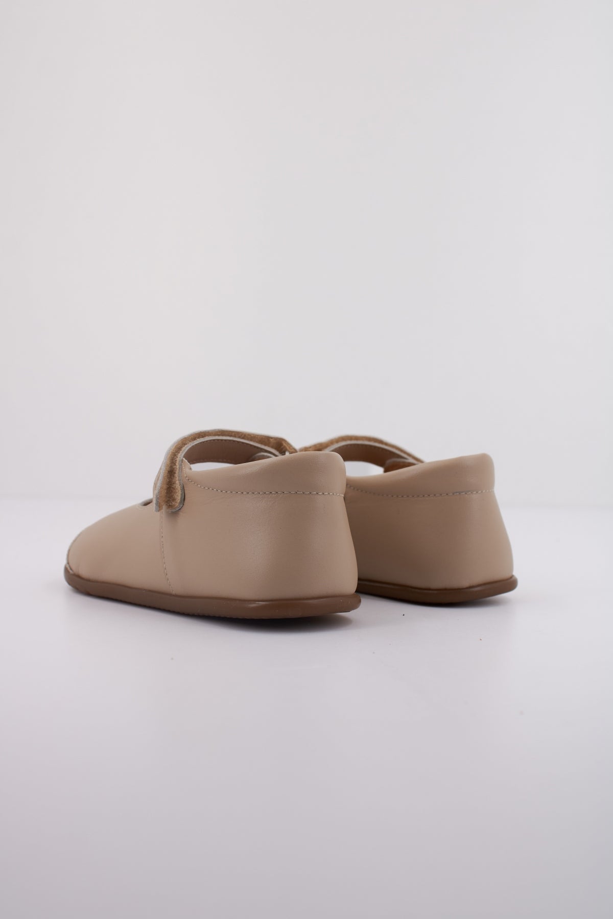 TINNY SHOES ATENEA en color MARRON (4)