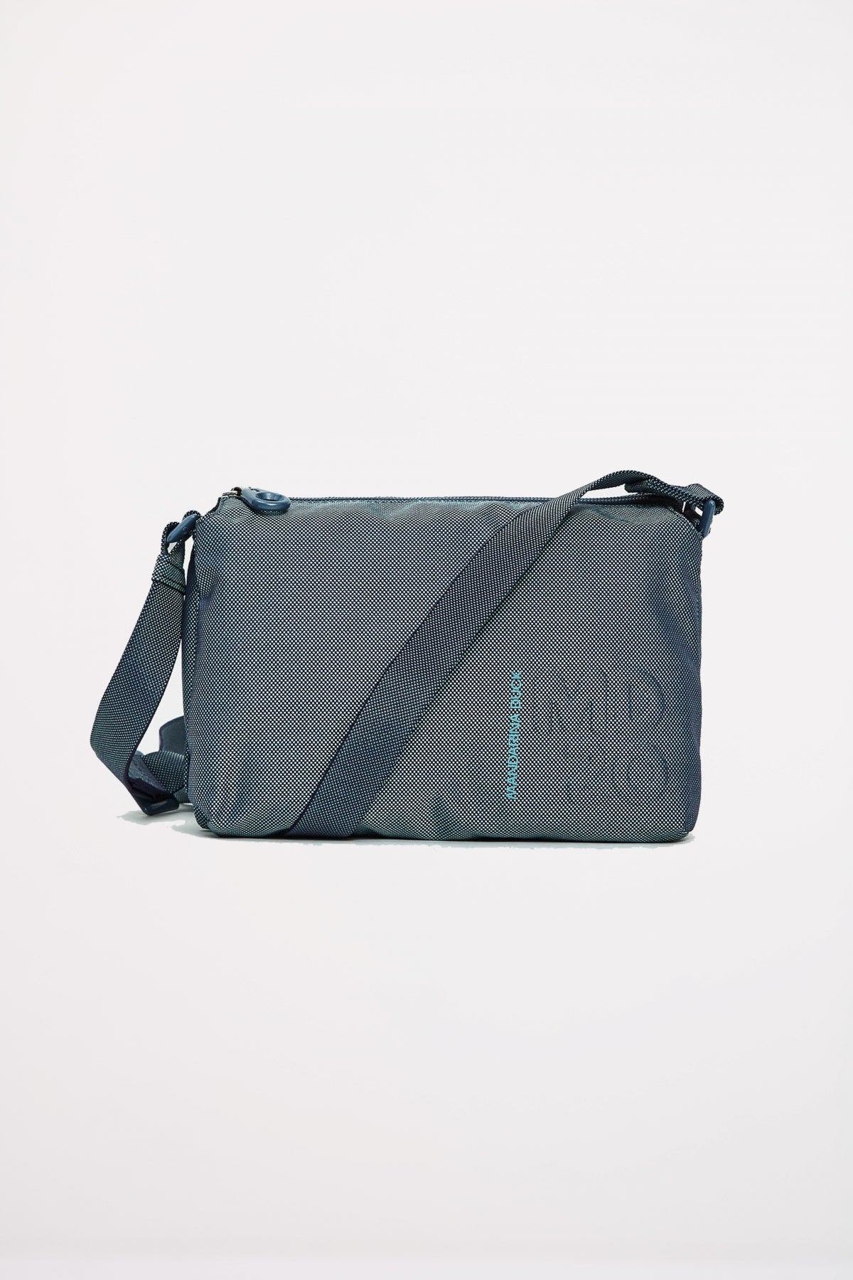 MANDARINA DUCK MD POCHETTE en color AZUL (1)