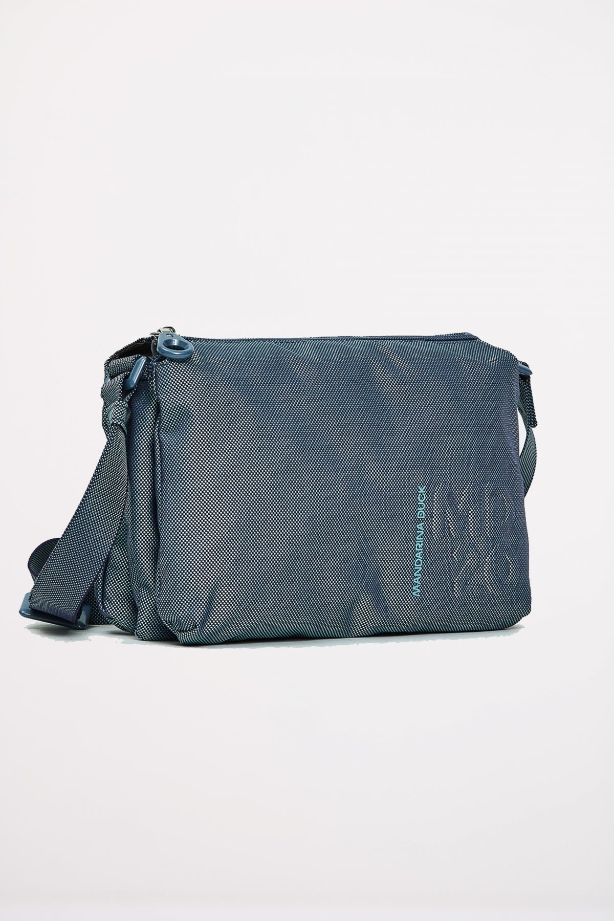 MANDARINA DUCK MD POCHETTE en color AZUL (2)