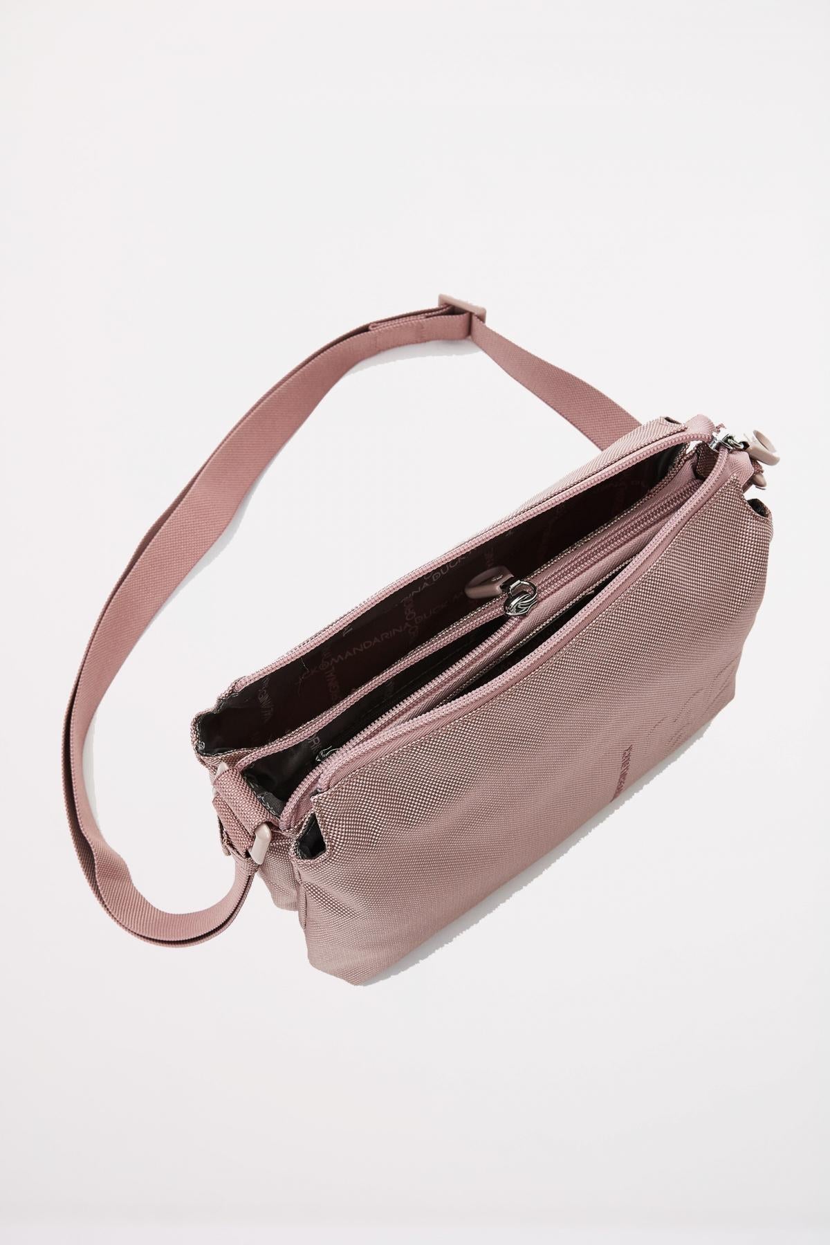 MANDARINA DUCK MD POCHETTE en color ROSA (4)