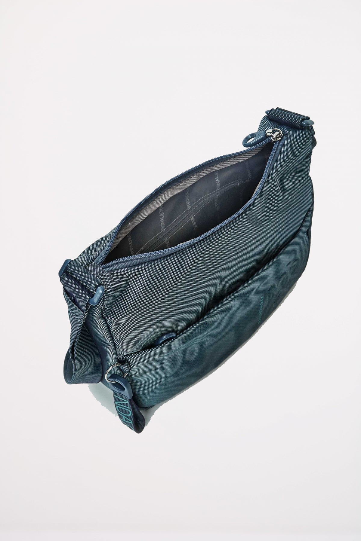 MANDARINA DUCK MD HOBO en color AZUL (4)