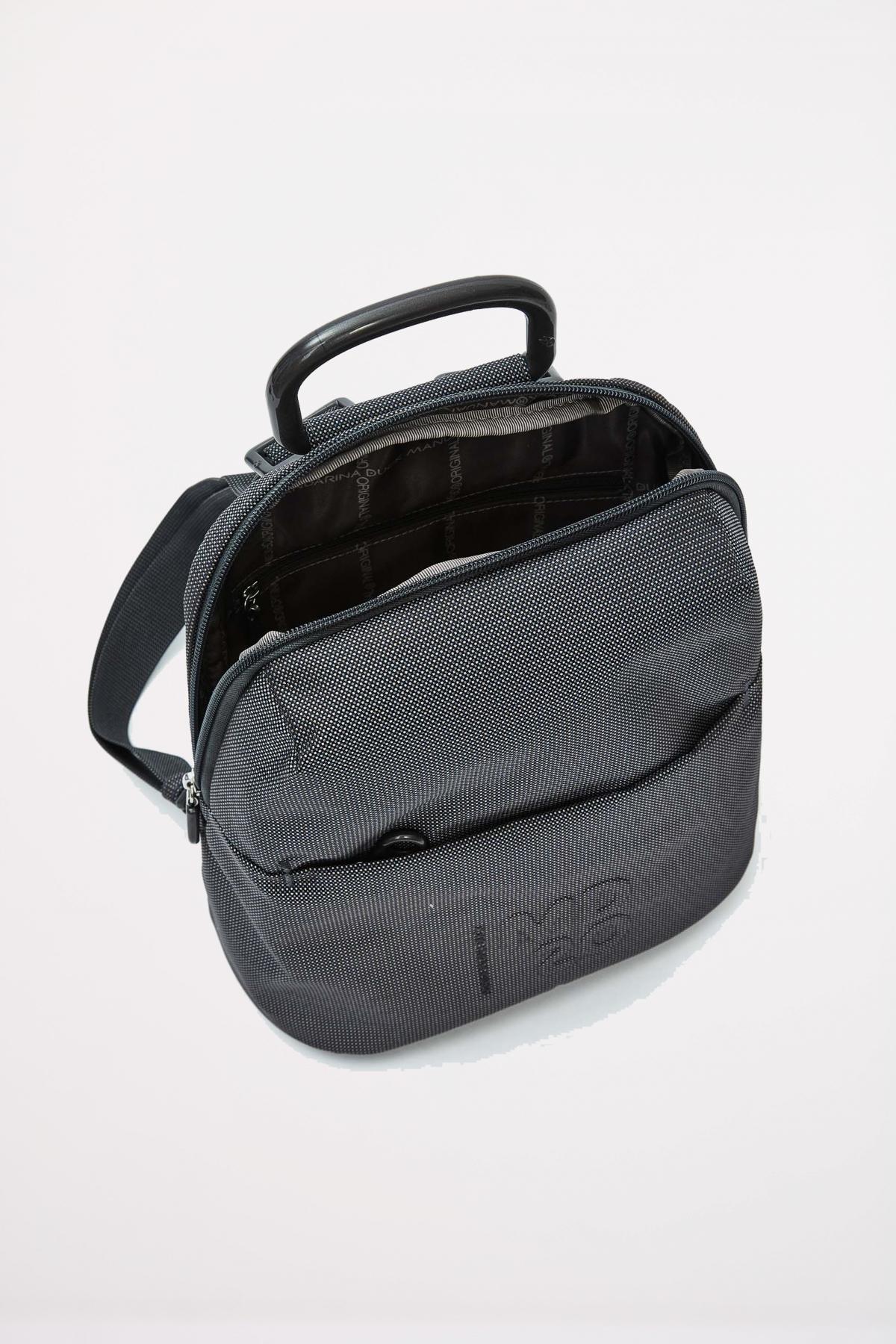 MANDARINA DUCK MD BACKPACK en color NEGRO (4)