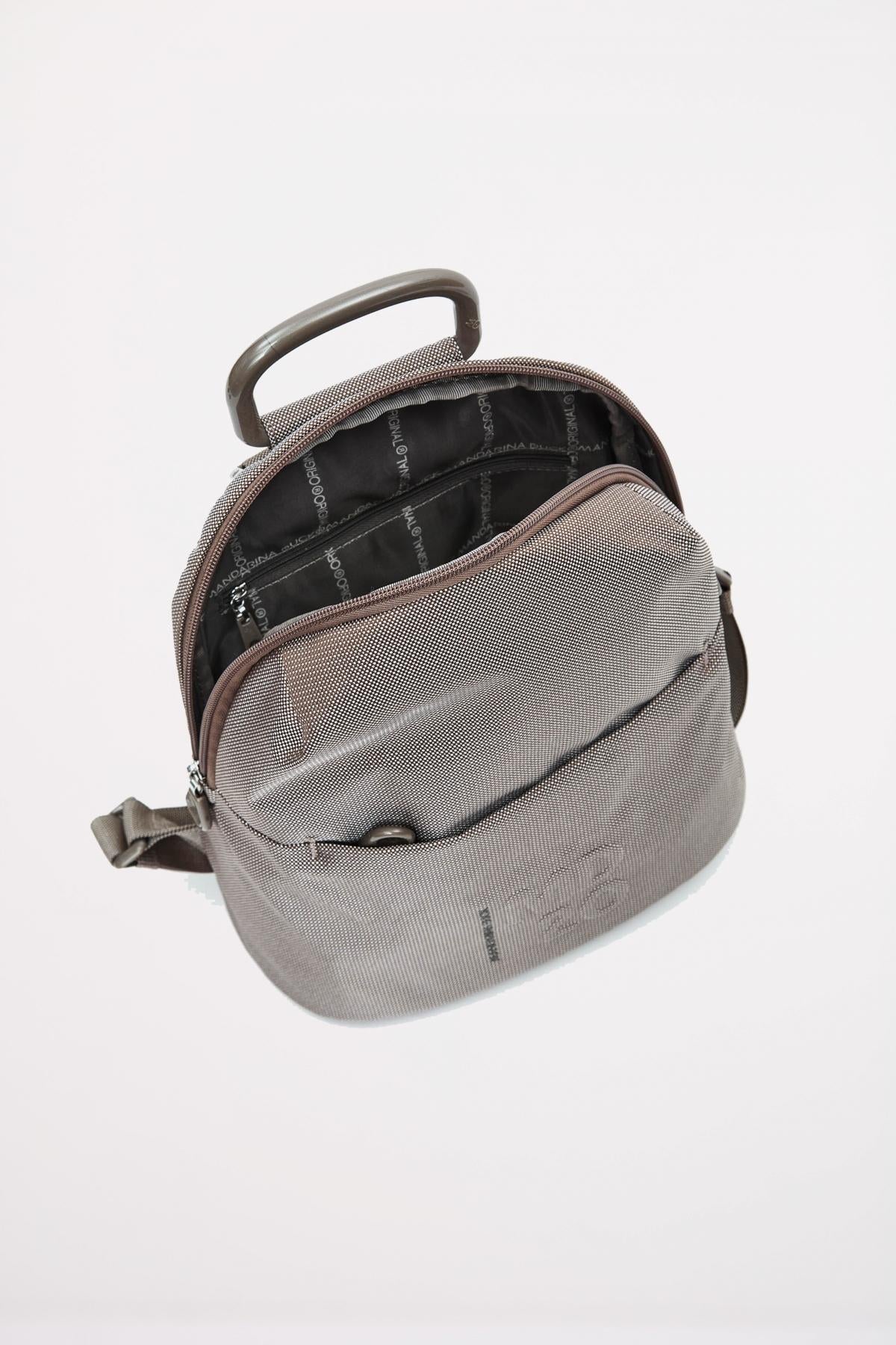 MANDARINA DUCK MD BACKPACK en color NUDE (4)