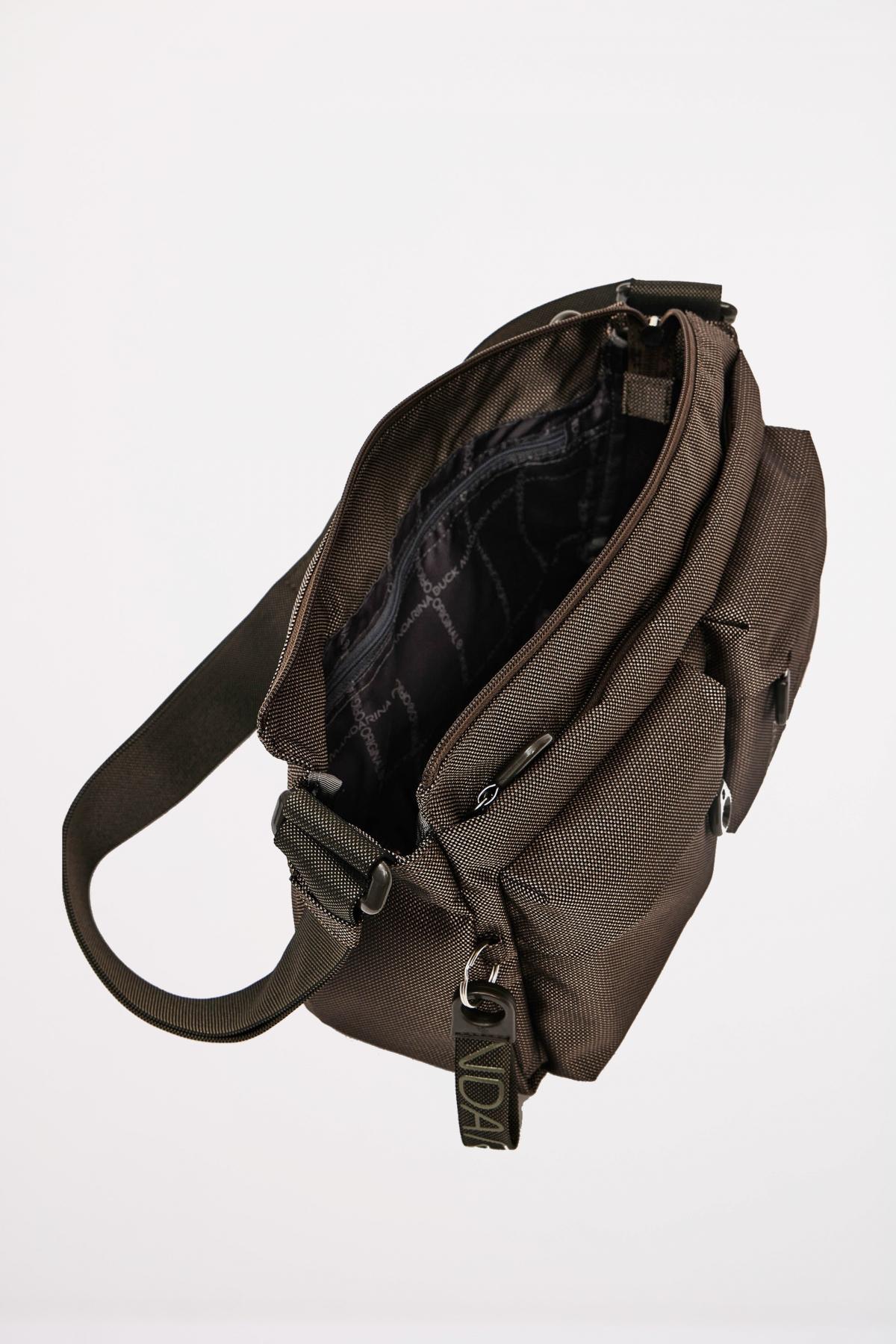 MANDARINA DUCK MD CROSSOVER en color NEGRO (4)