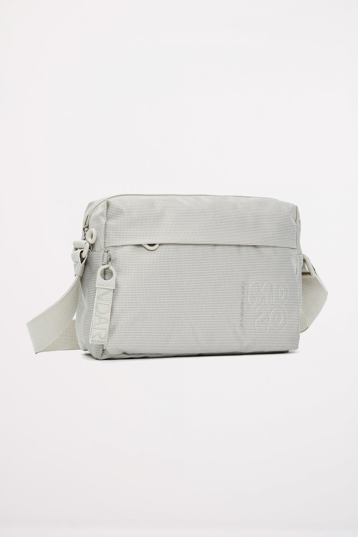 MANDARINA DUCK PQMTV MD CROSSOVER en color BLANCO (2)