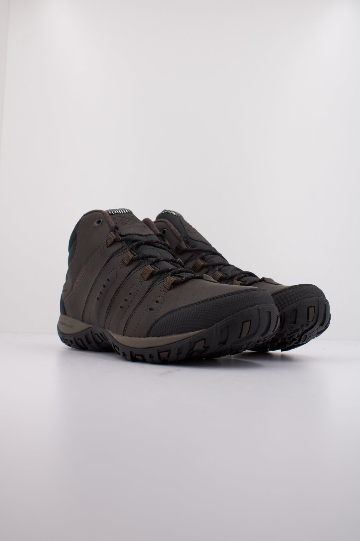 COLUMBIA WOODBURN II CHUKKA WP OMN en color MARRON (2)