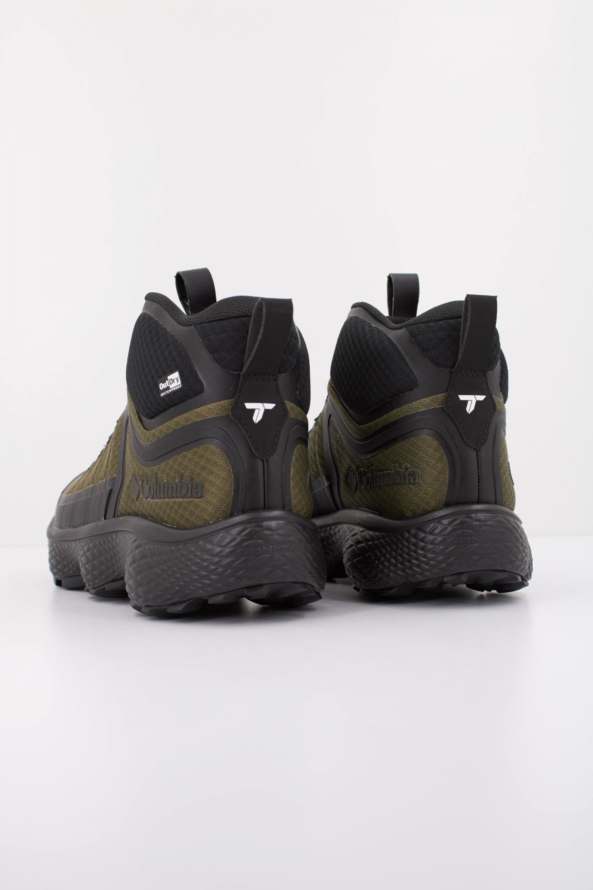 COLUMBIA ESCAPE THRIVE TITANIUM MID OUTDRY en color VERDE (4)