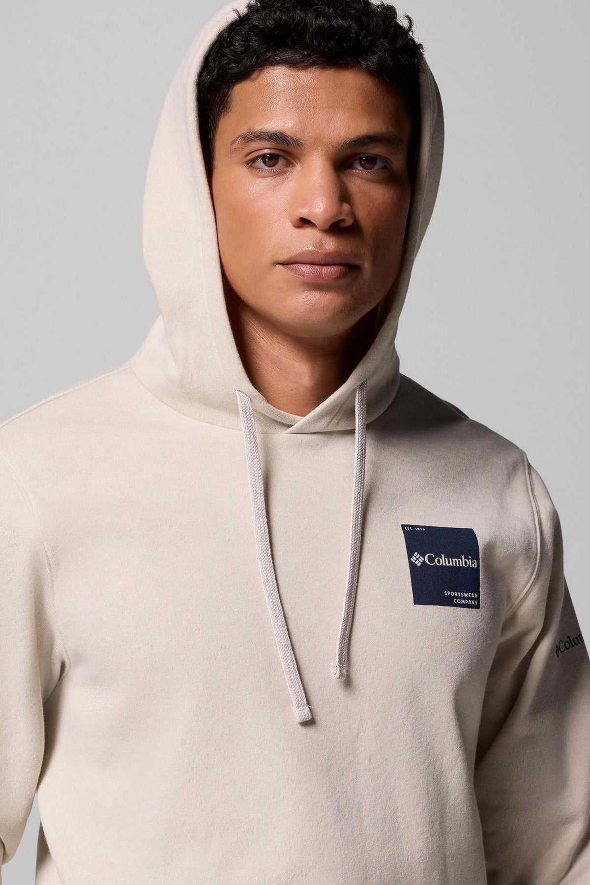 COLUMBIA TREK HOODIE en color BEIS (3)