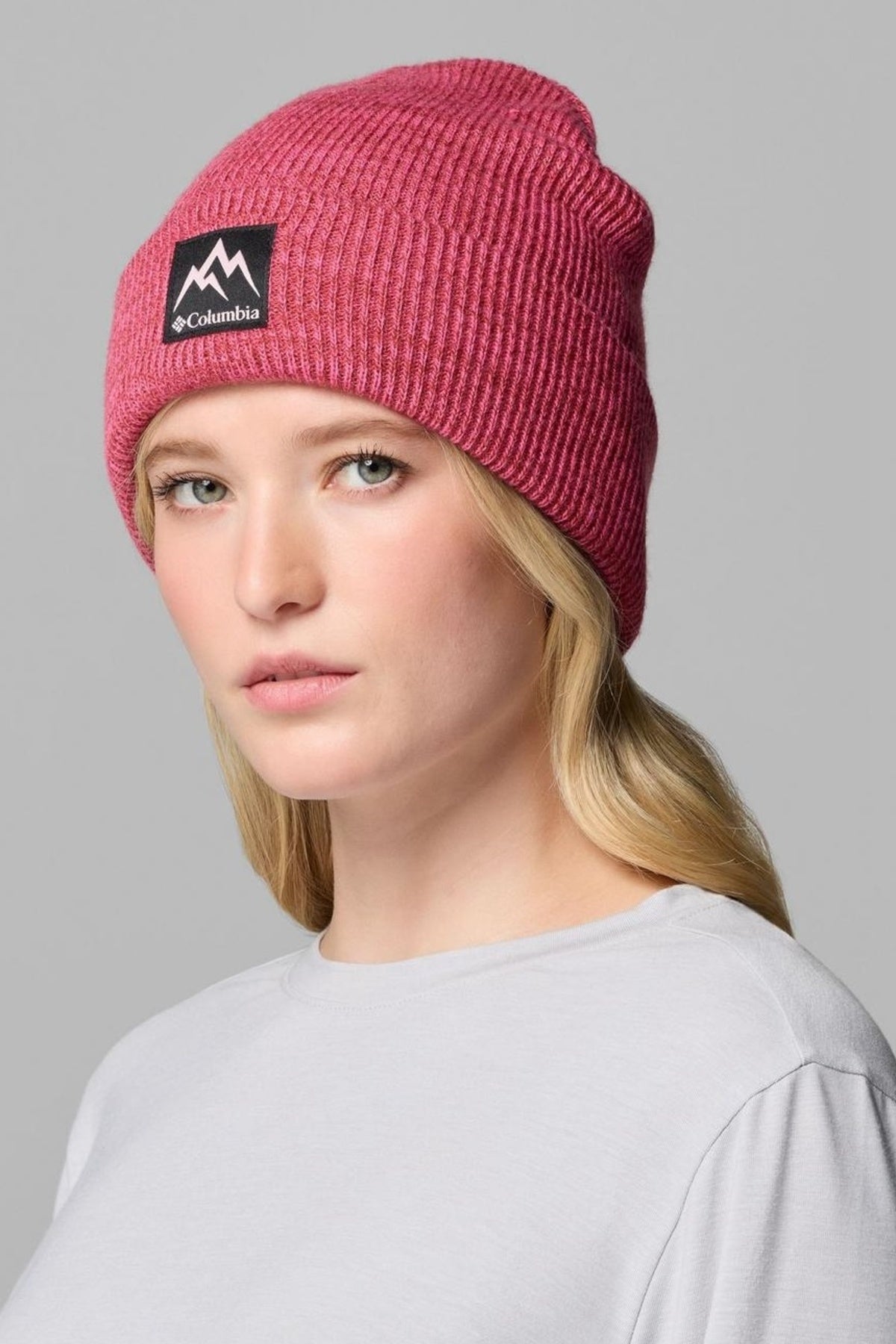 COLUMBIA WHIRLIBIRD CUFFED BEANIE en color ROSA (1)