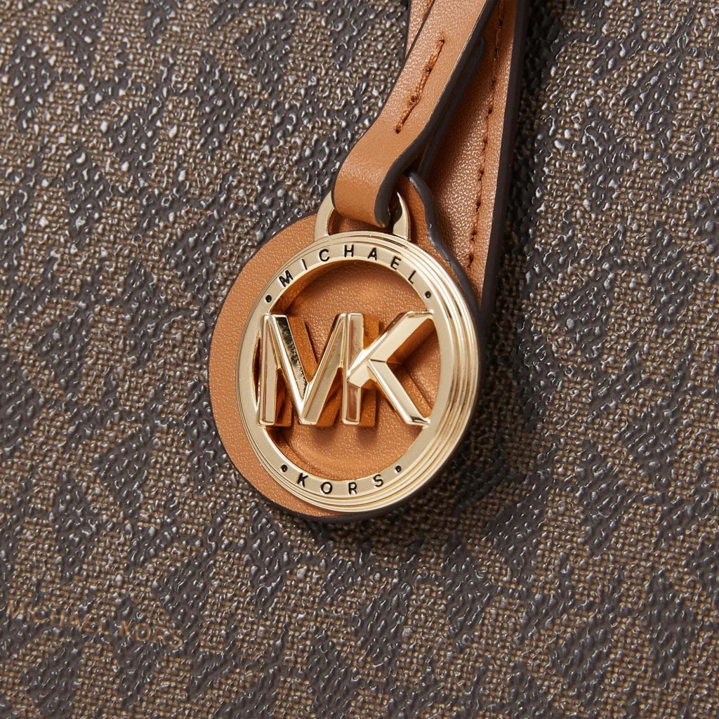 MICHAEL KORS QUINN en color MARRON (4)
