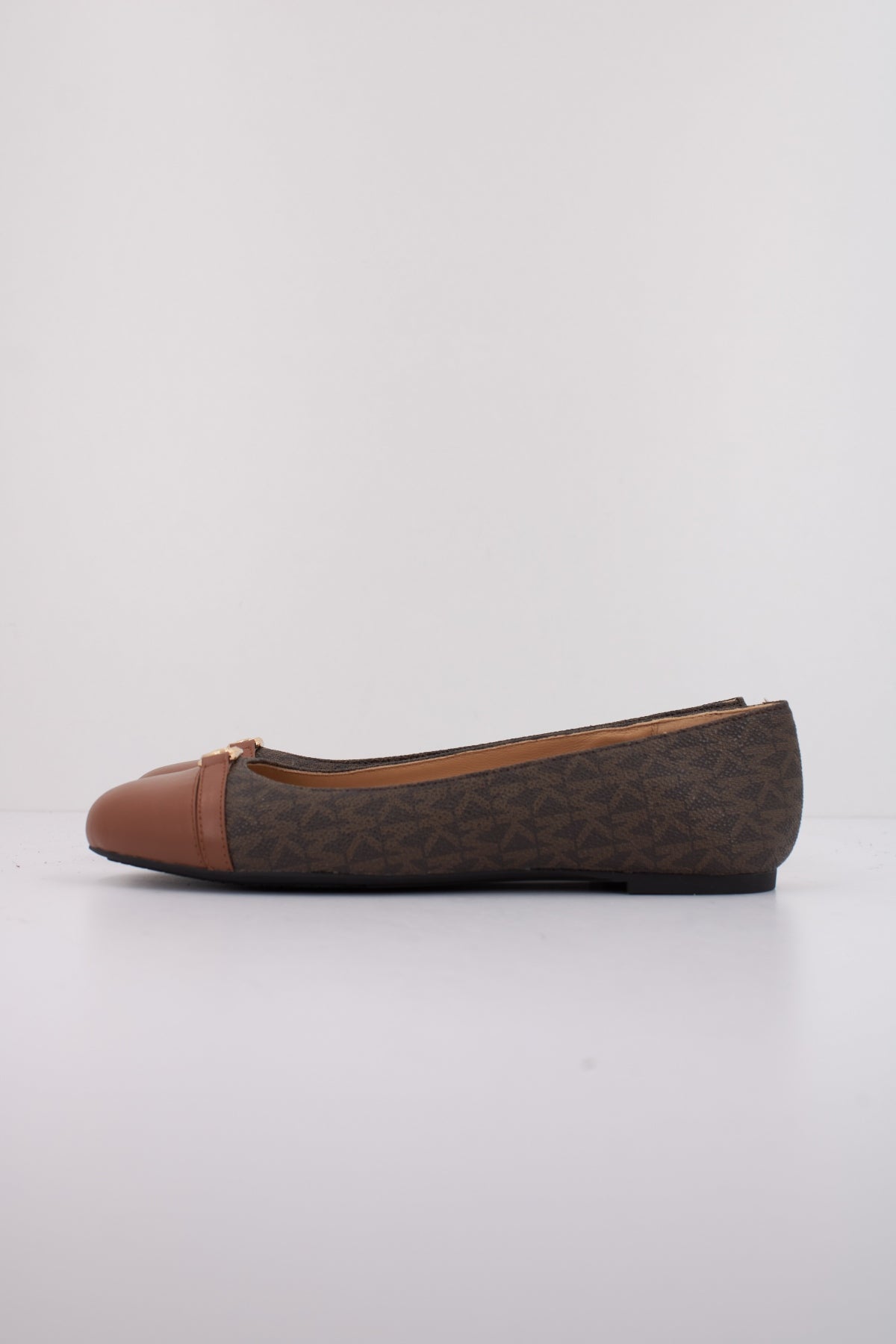 MICHAEL KORS MANDY FLAT en color MARRON (1)