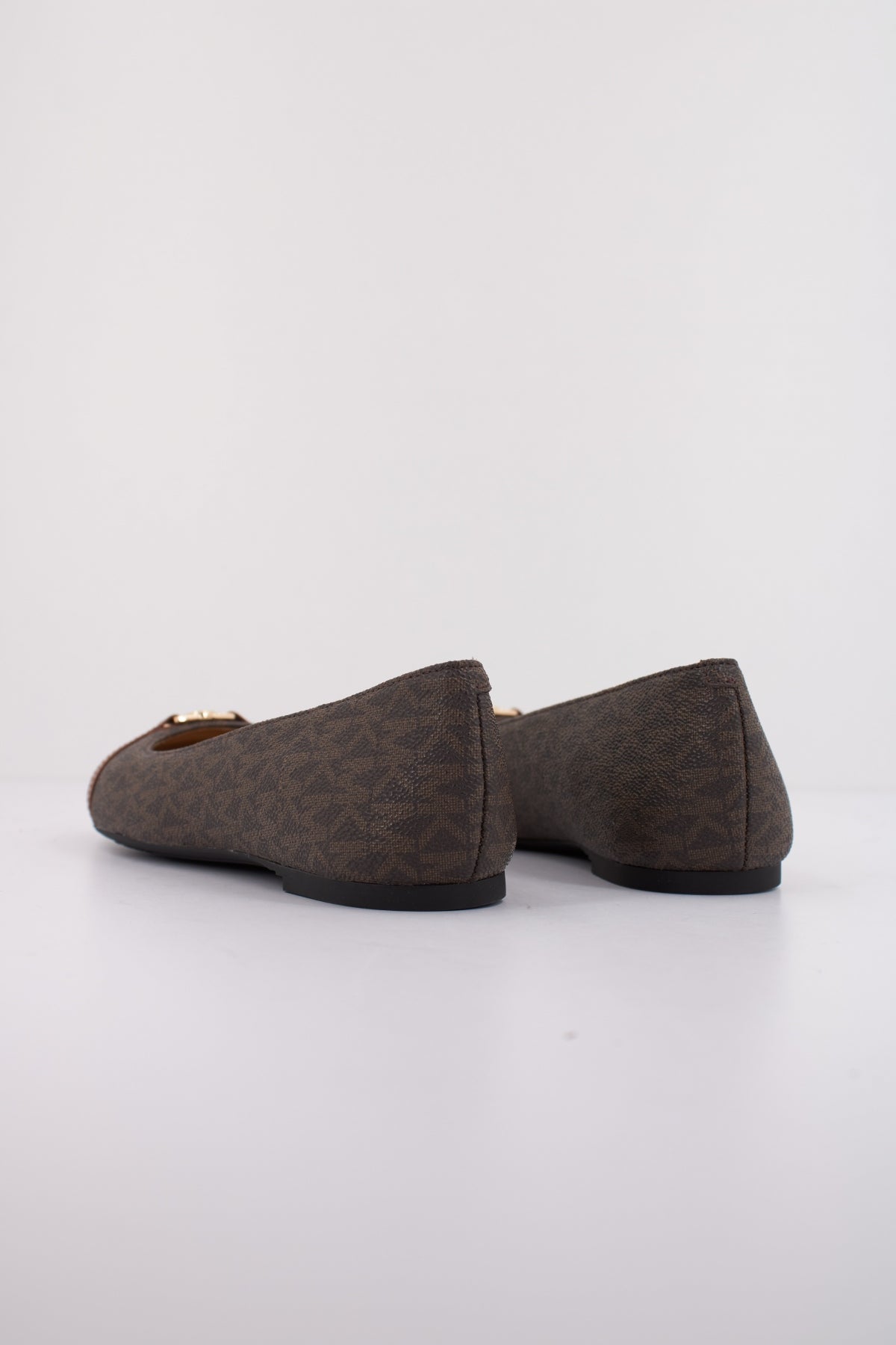MICHAEL KORS MANDY FLAT en color MARRON (4)