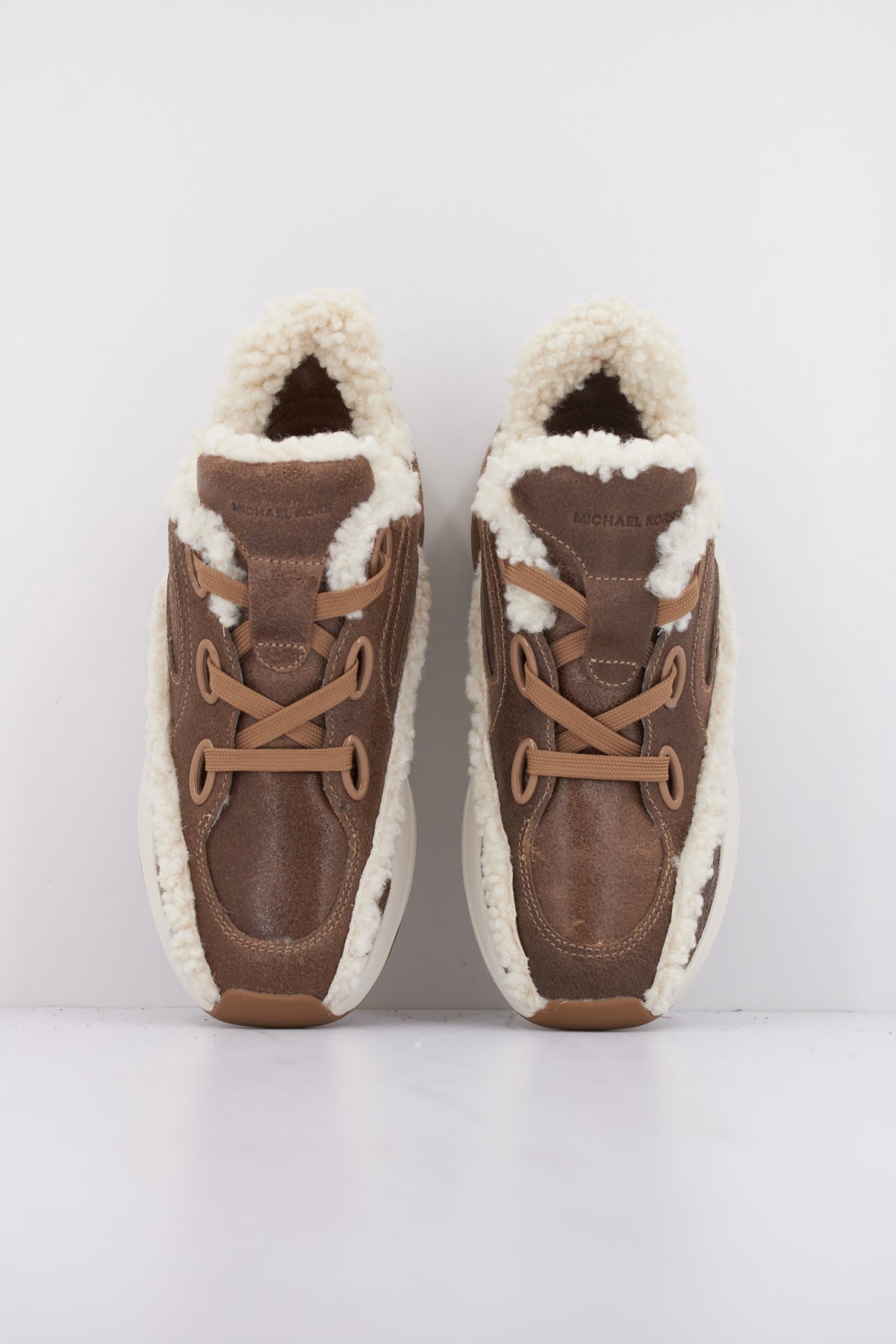 MICHAEL KORS TONI TRAINER en color MARRON (3)