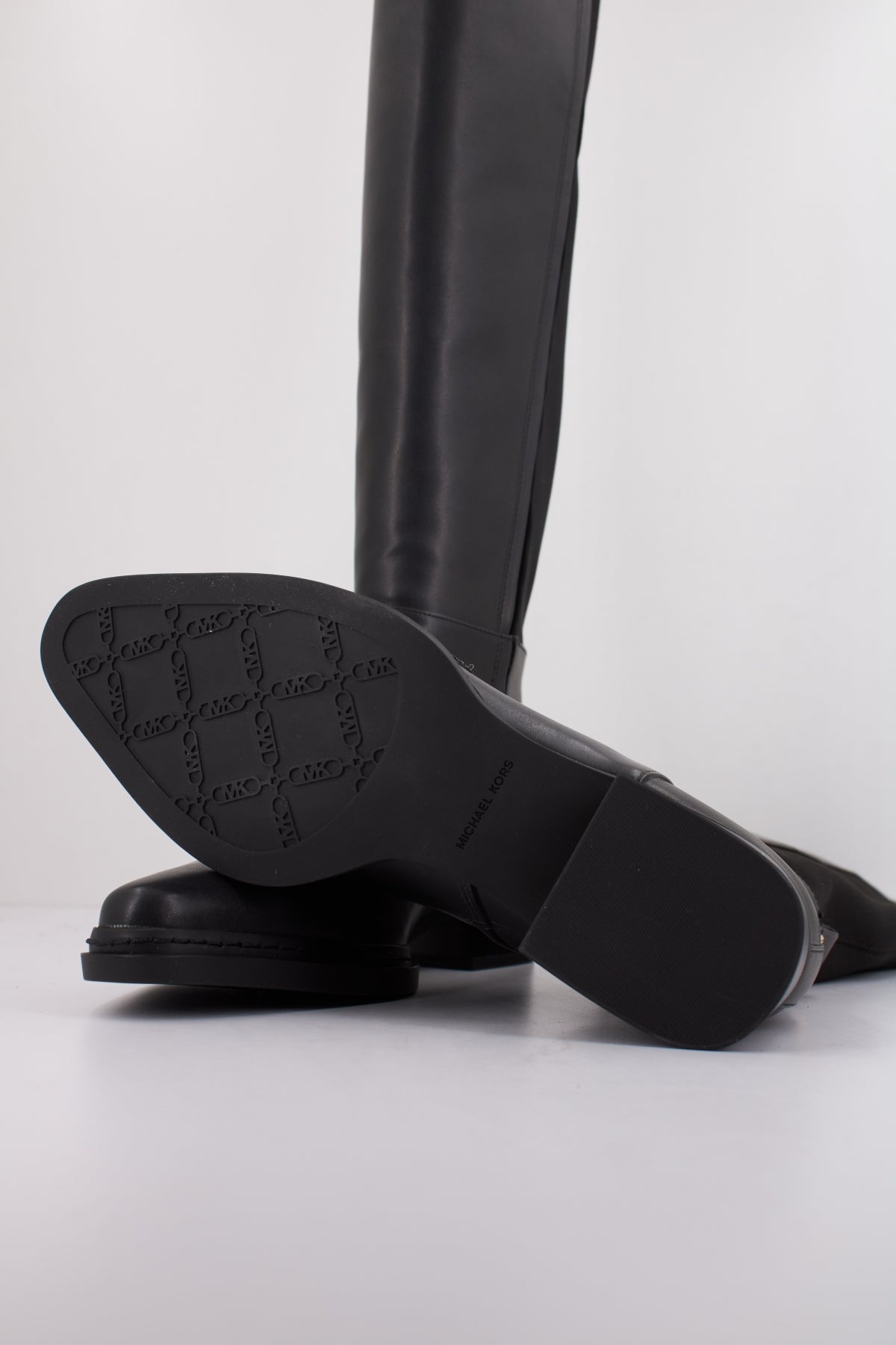 MICHAEL KORS LEX BOOT en color NEGRO (5)