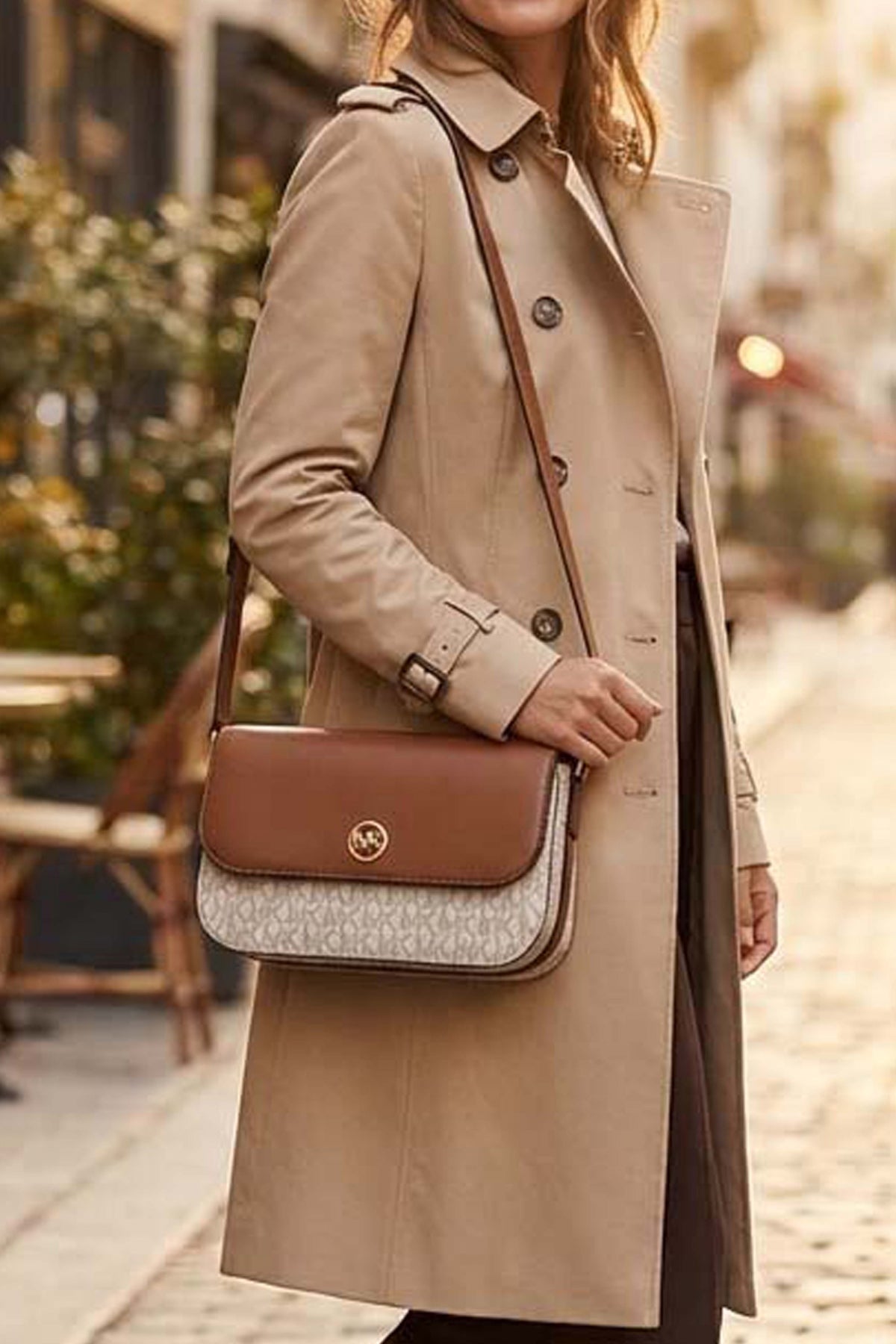 MICHAEL KORS JET SET TRAVEL en color BEIS (3)