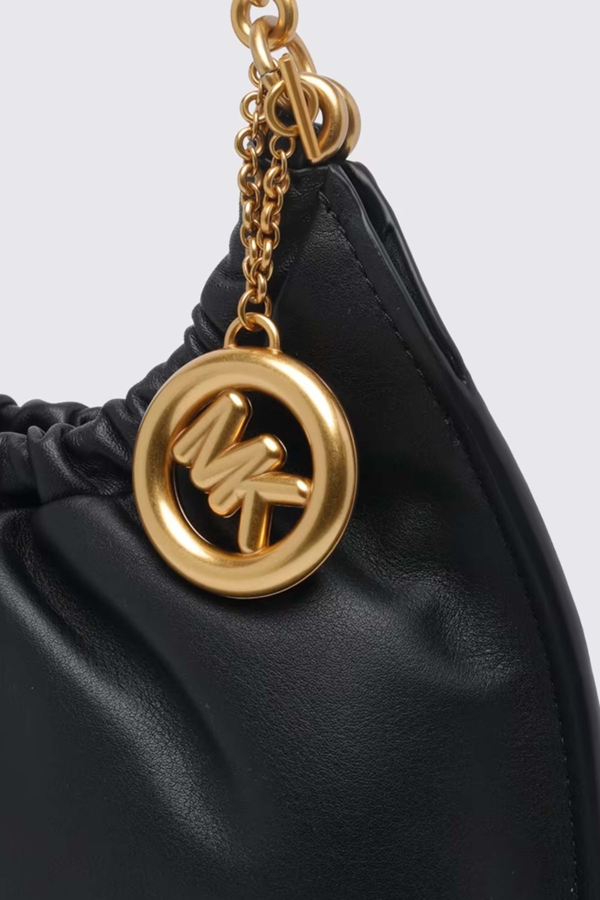 MICHAEL KORS SACL en color NEGRO (3)