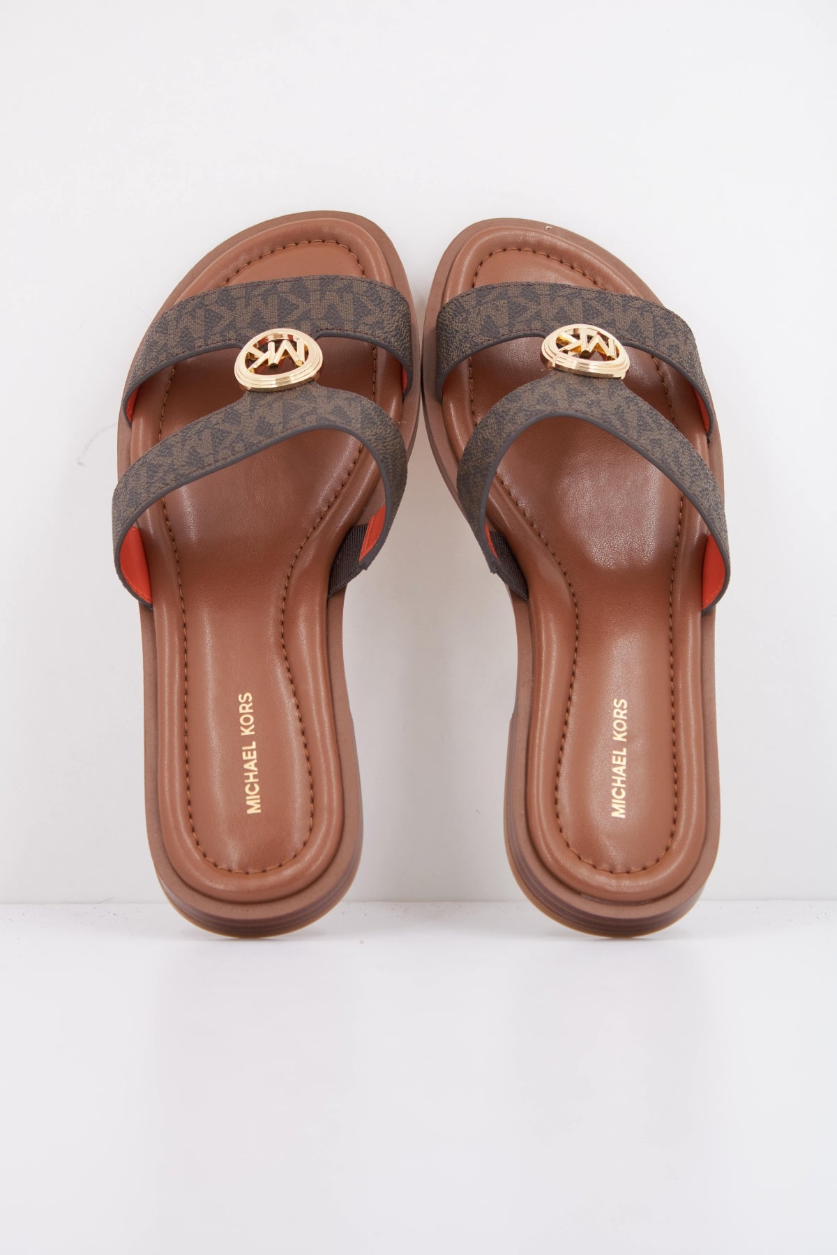 MICHAEL KORS ERIN FLAT SANDAL en color MARRON (3)