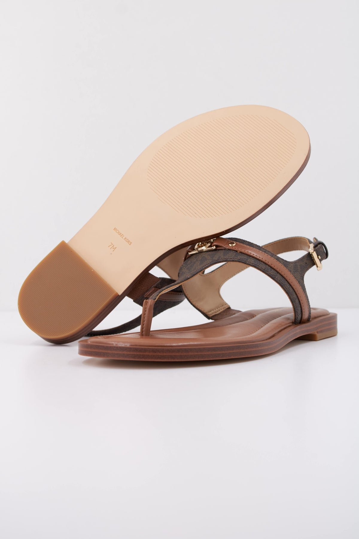 MICHAEL KORS MANDY THONG en color MARRON (5)