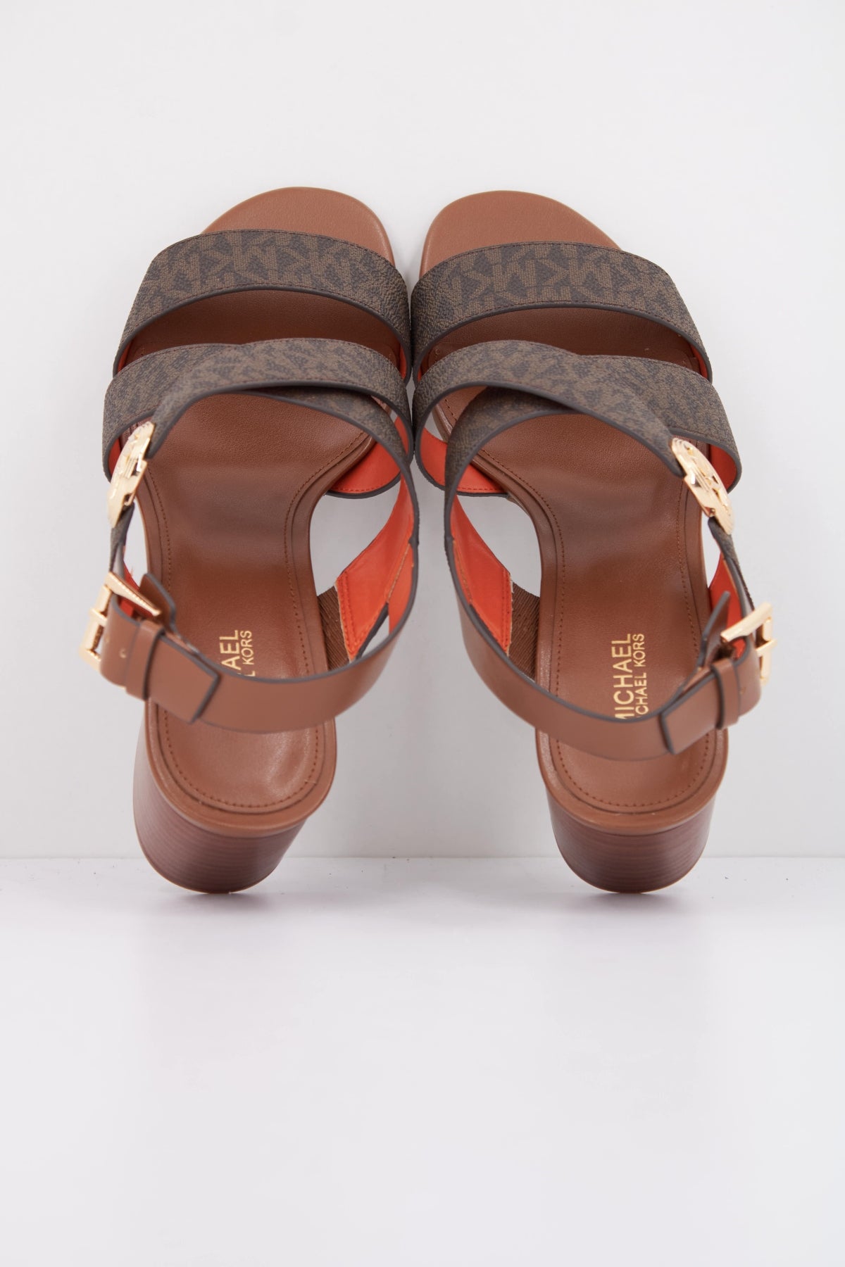 MICHAEL KORS VERA FLEX MID SANDAL en color MARRON (3)