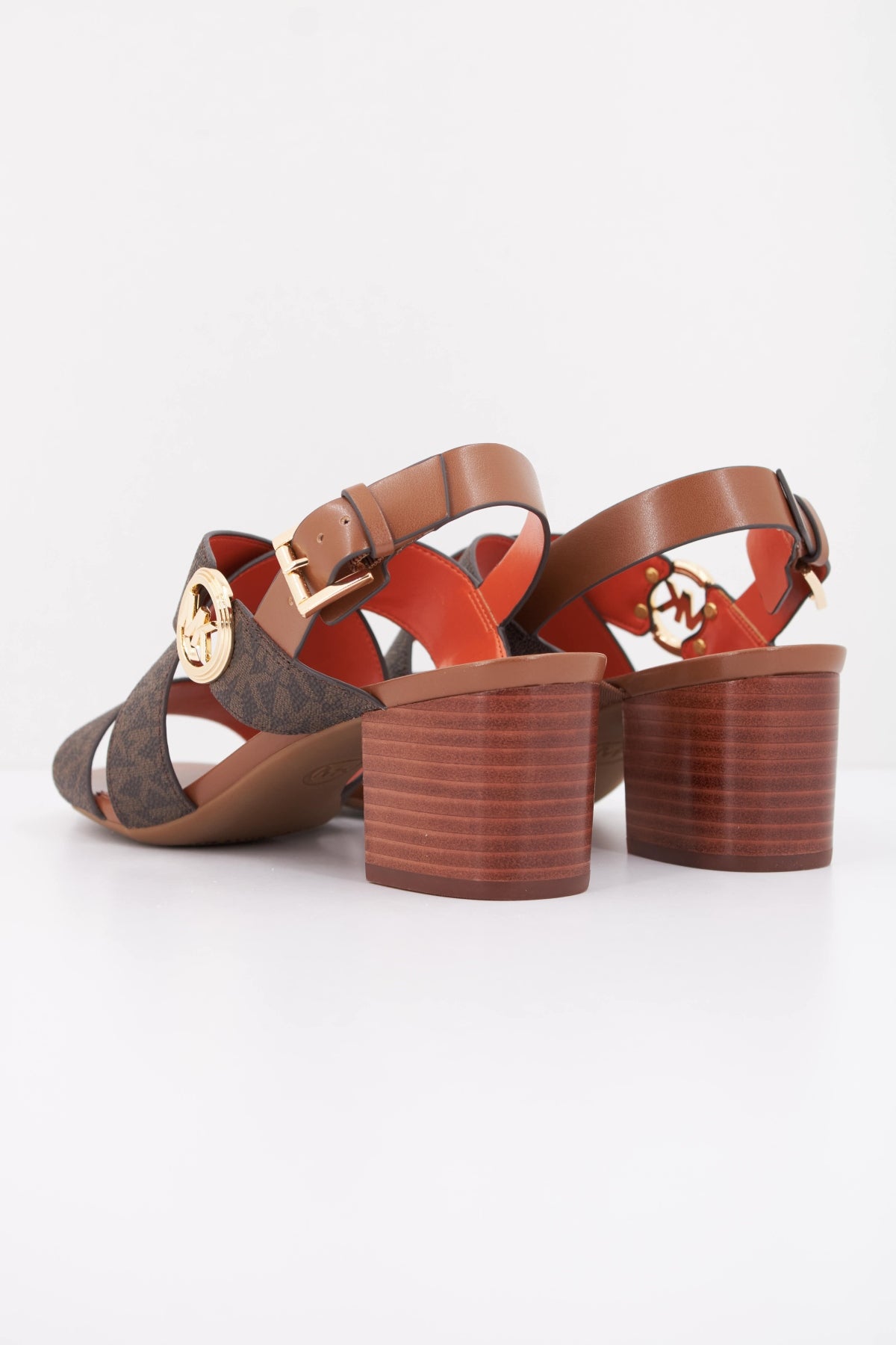 MICHAEL KORS VERA FLEX MID SANDAL en color MARRON (4)