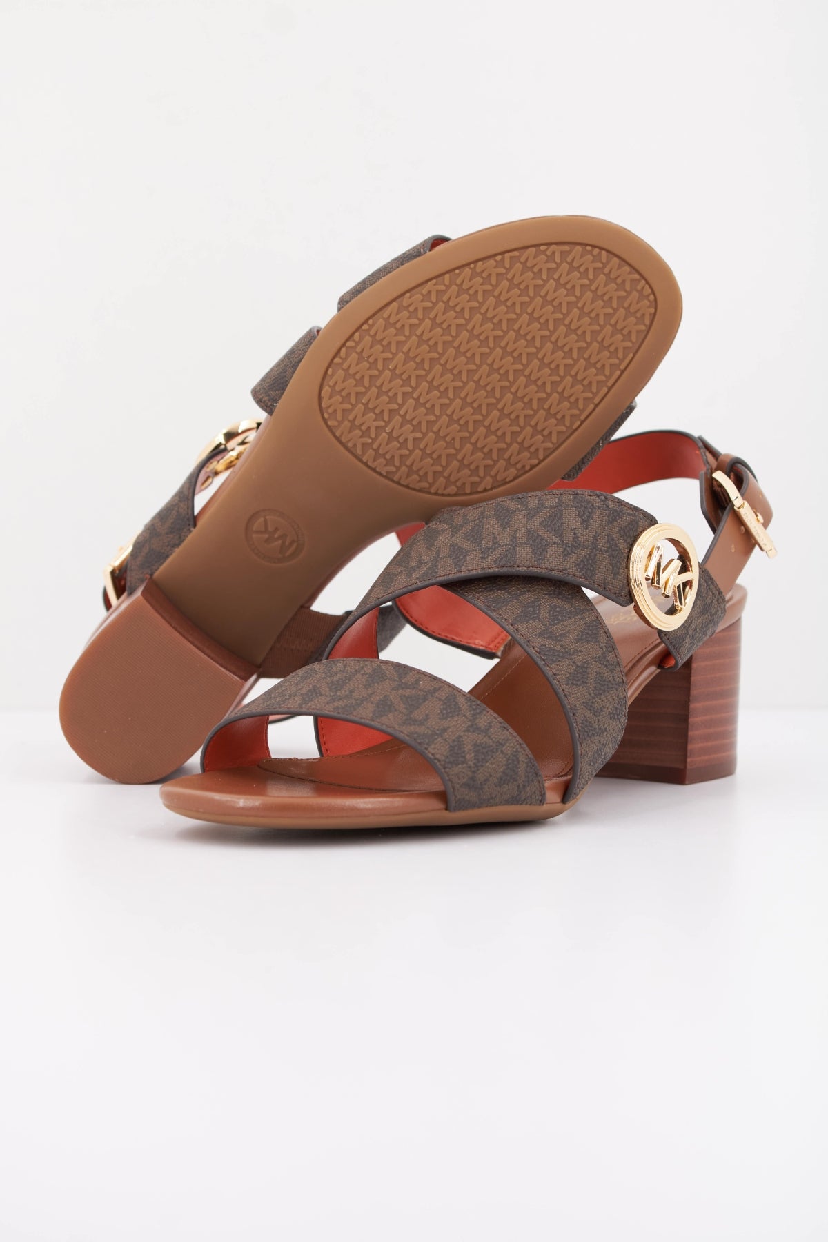 MICHAEL KORS VERA FLEX MID SANDAL en color MARRON (5)