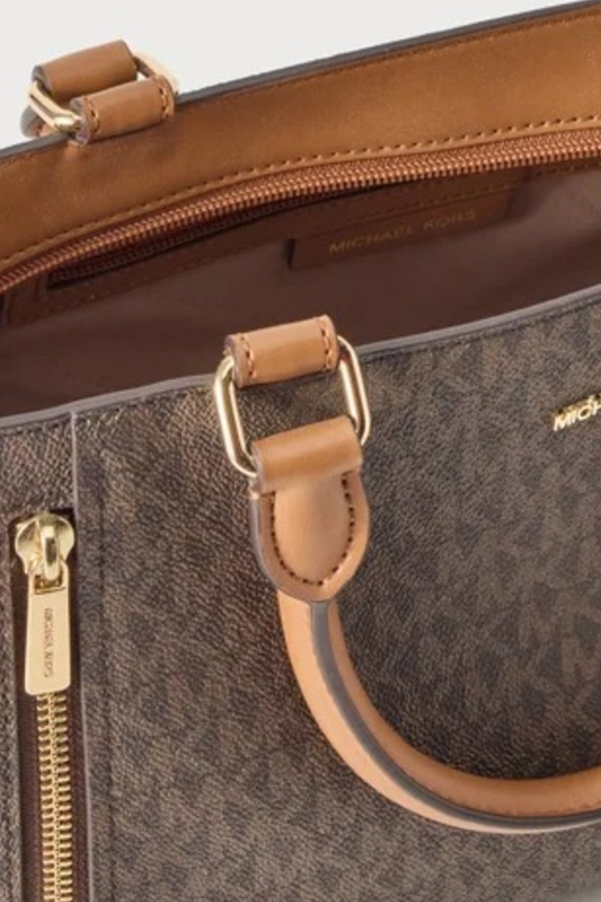 MICHAEL KORS SM ZIP SATCHEL en color MARRON (3)