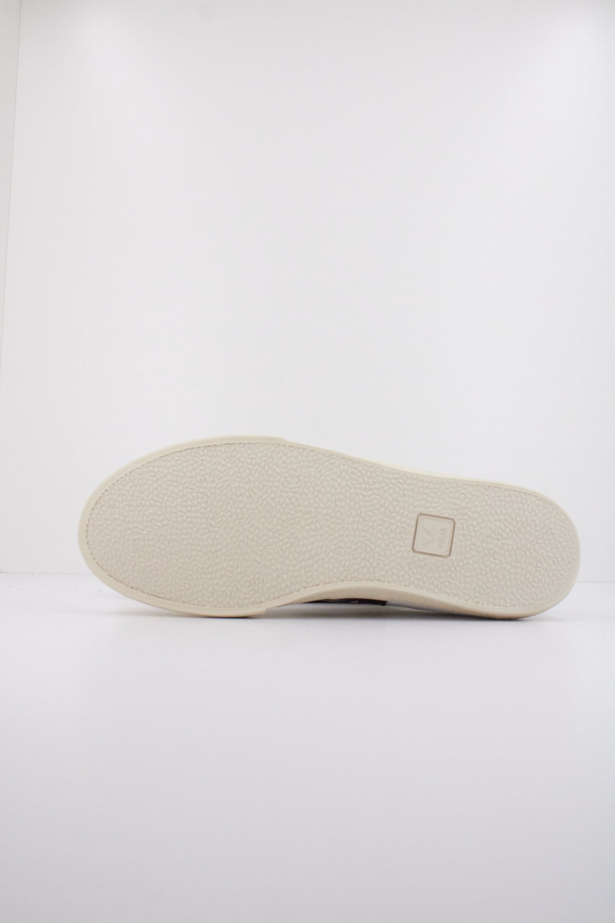 VEJA VOLLEY CANVAS en color BLANCO (5)