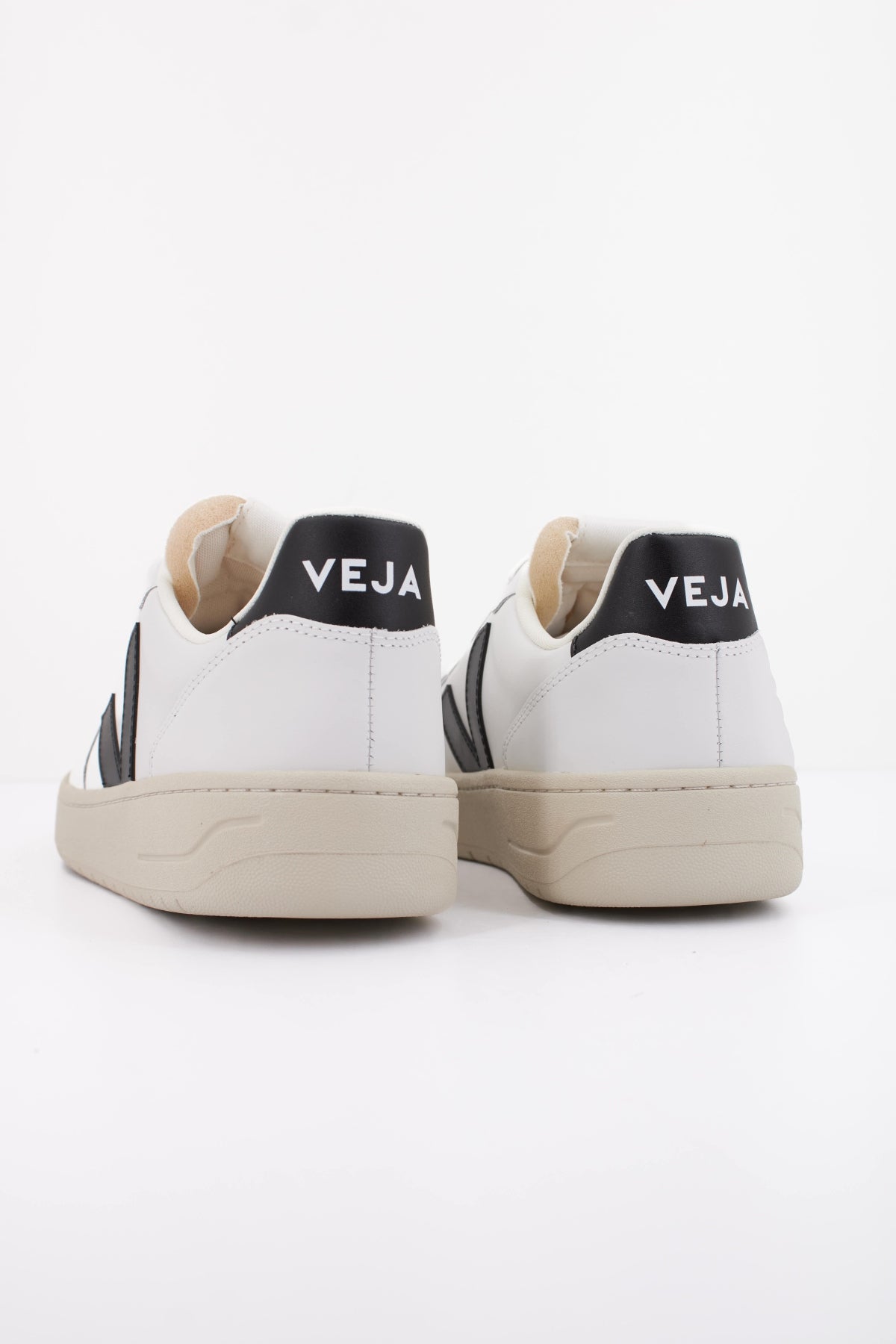VEJA V PRIME en color BLANCO (4)