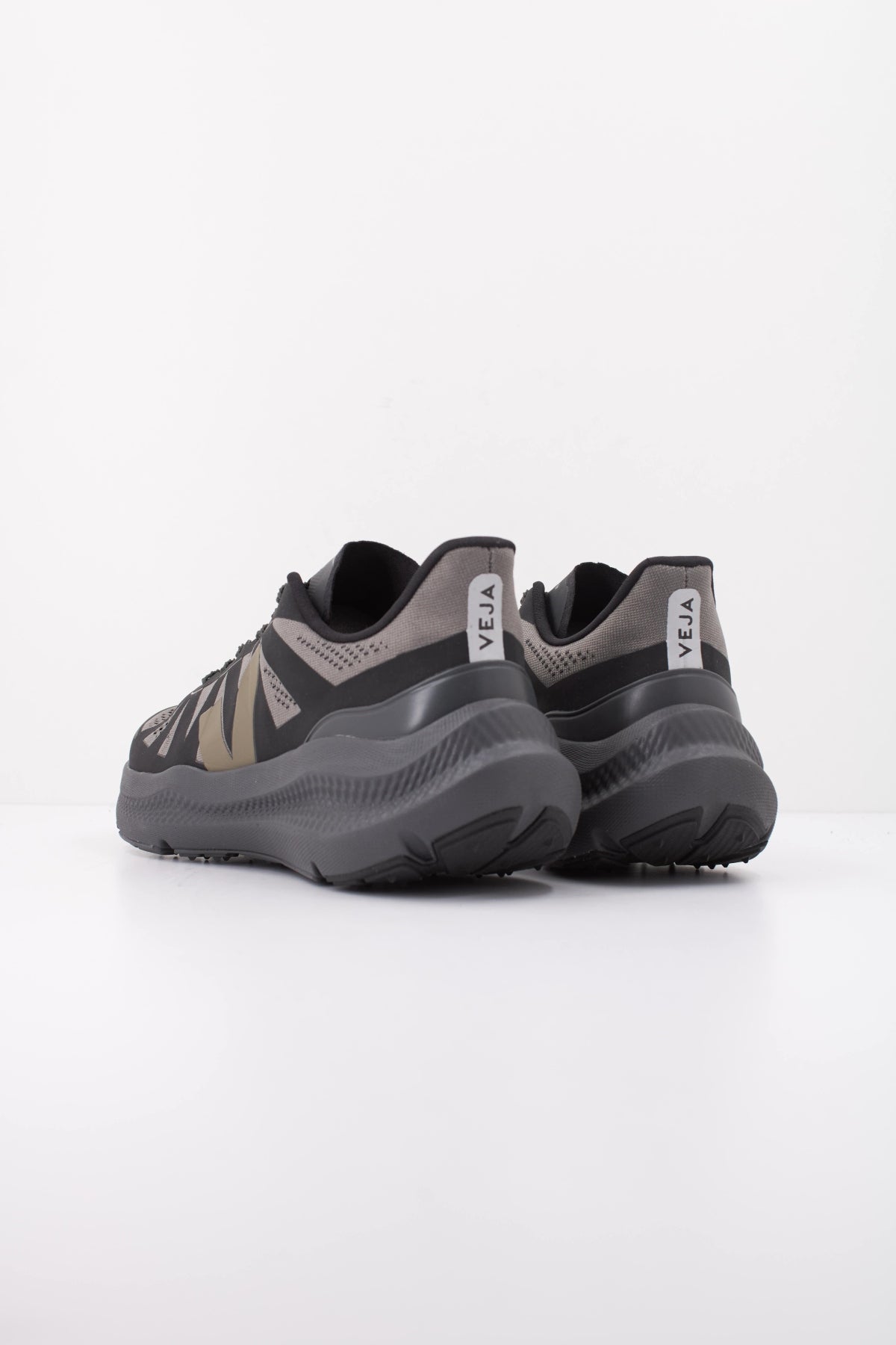 VEJA CEB CONDOR ADVANCED en color NEGRO (4)