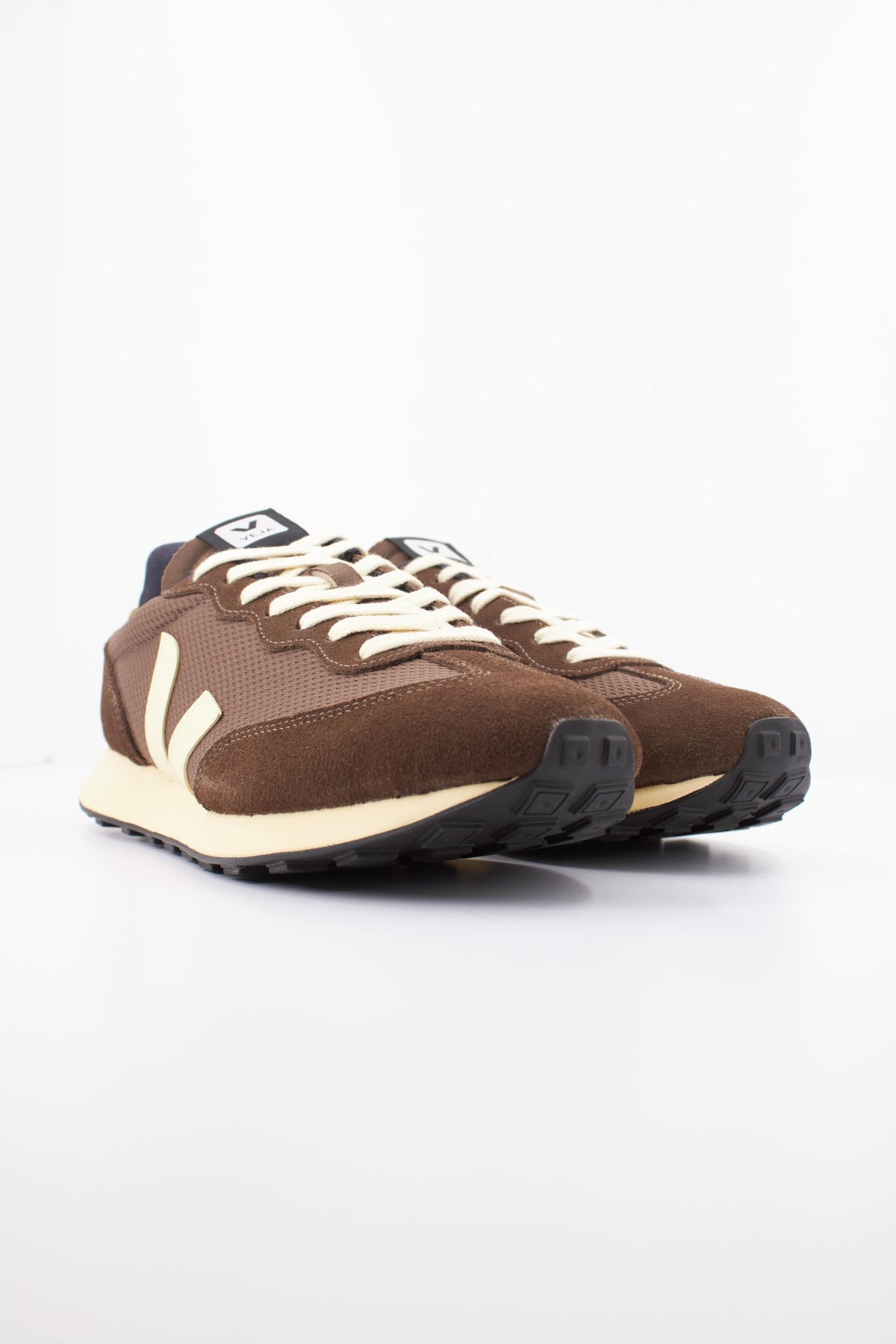 VEJA ROB RIO BRANCO II en color MARRON (2)