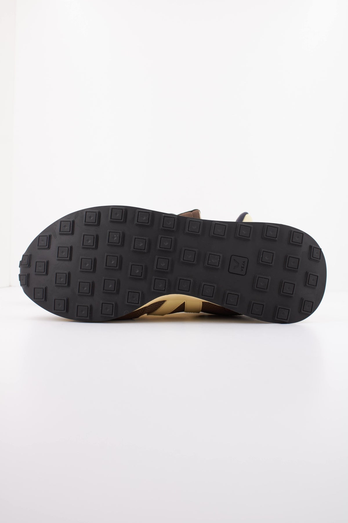 VEJA ROB RIO BRANCO II en color MARRON (5)