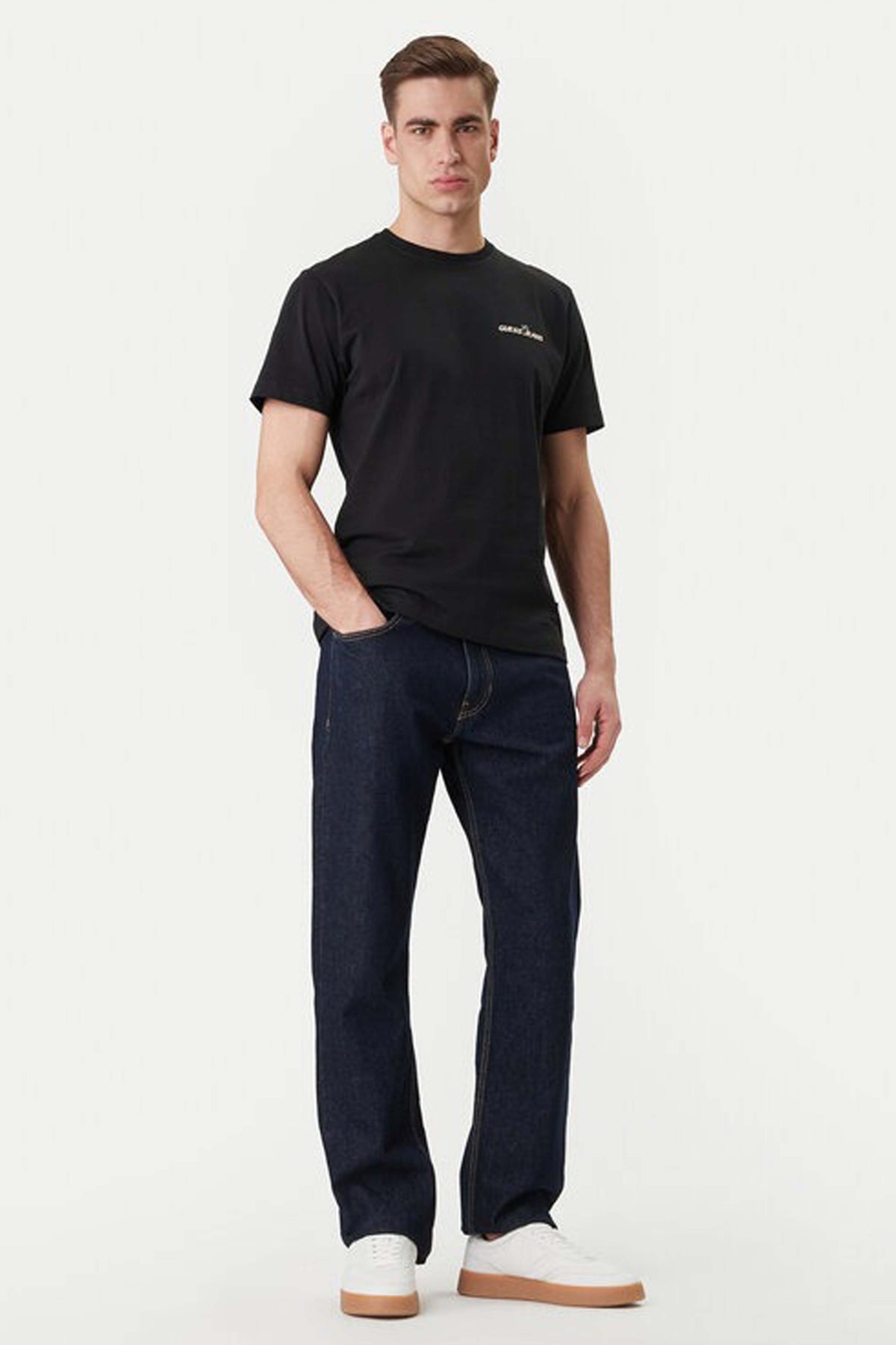 GUESS JEANS MGIC KHM en color NEGRO (3)